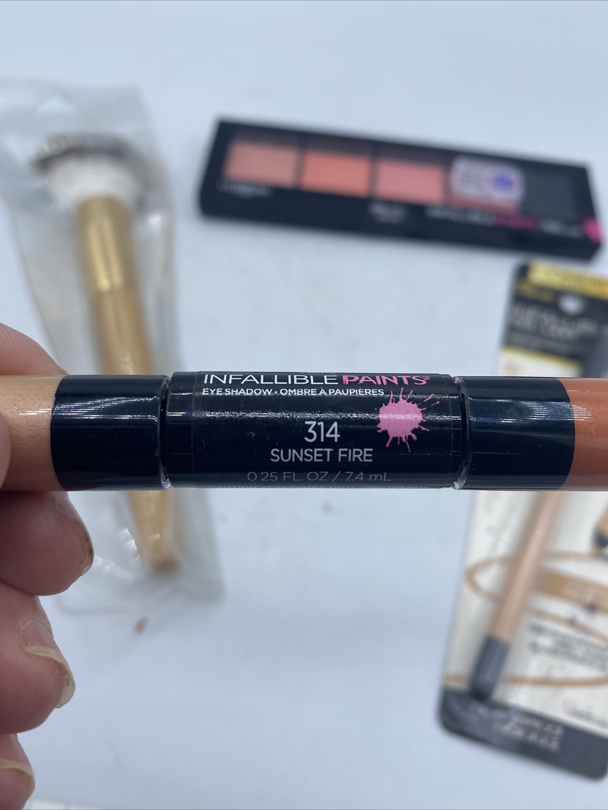4 Piece Makeup Lot L’Oreal Including Eyeliner Pencil , Blush, Eyeshadow & Brush
