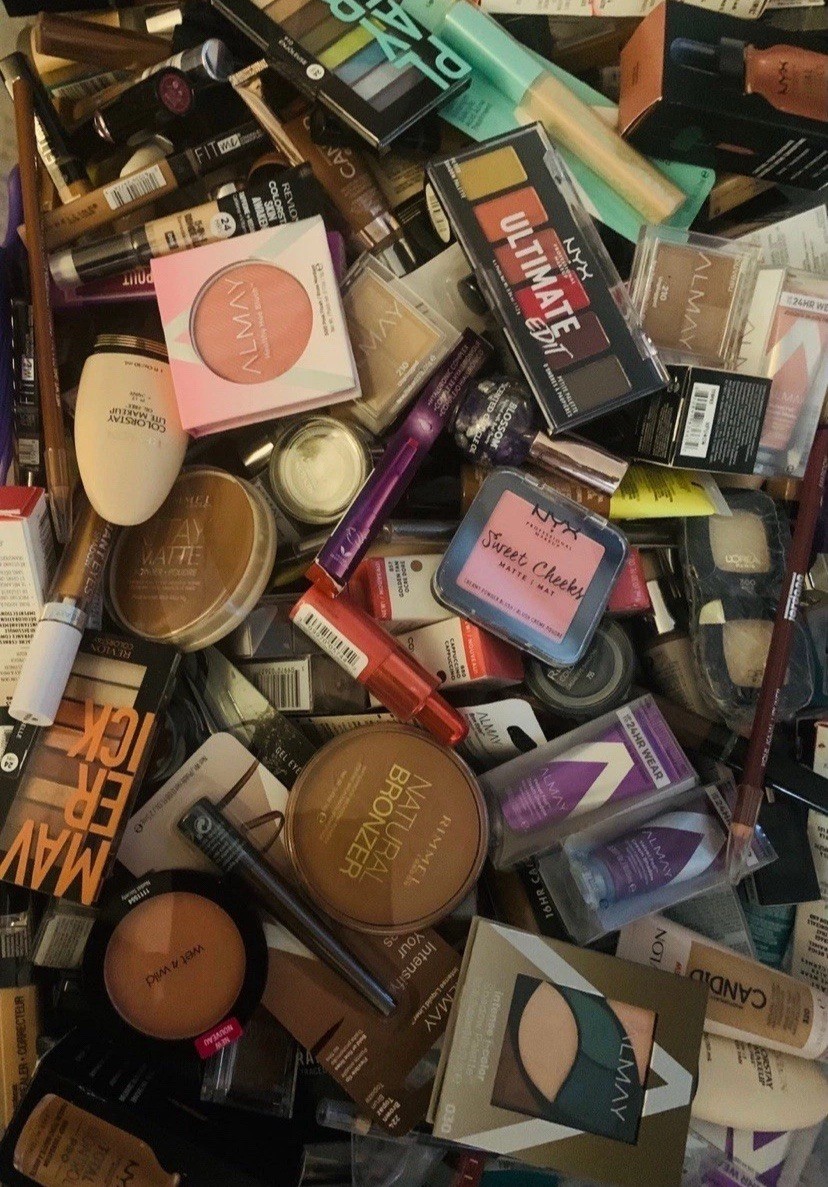 Wholesale Mix Lot Of 25 Pieces New Cosmetics