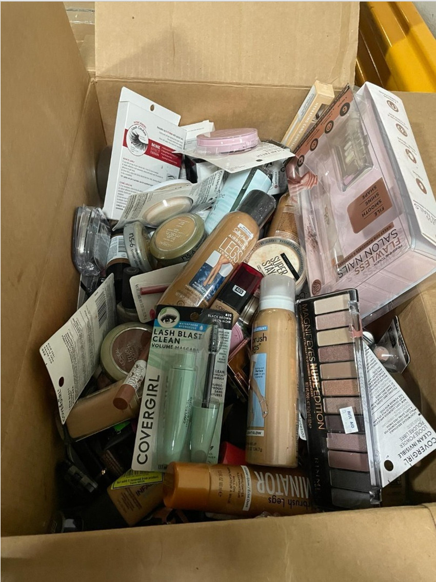 BRAND NEW Cosmetics Makeup Mystery Box 15 Assorted items BNIB