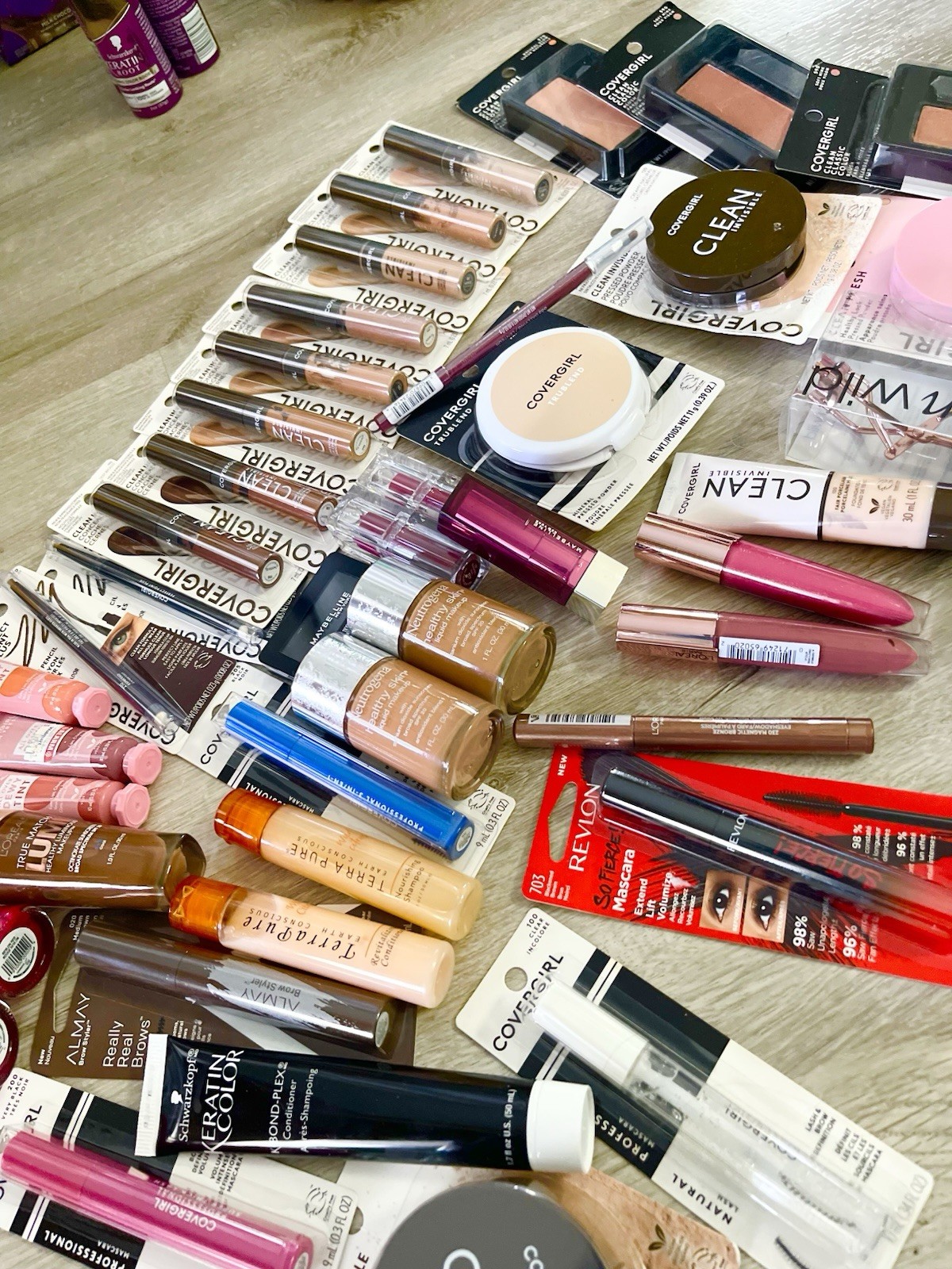 HUGE LOT NEW COVERGIRL REVLON ALMAY NEUTROGENA MAKEUP $175+ Value Bundle L’Oréal