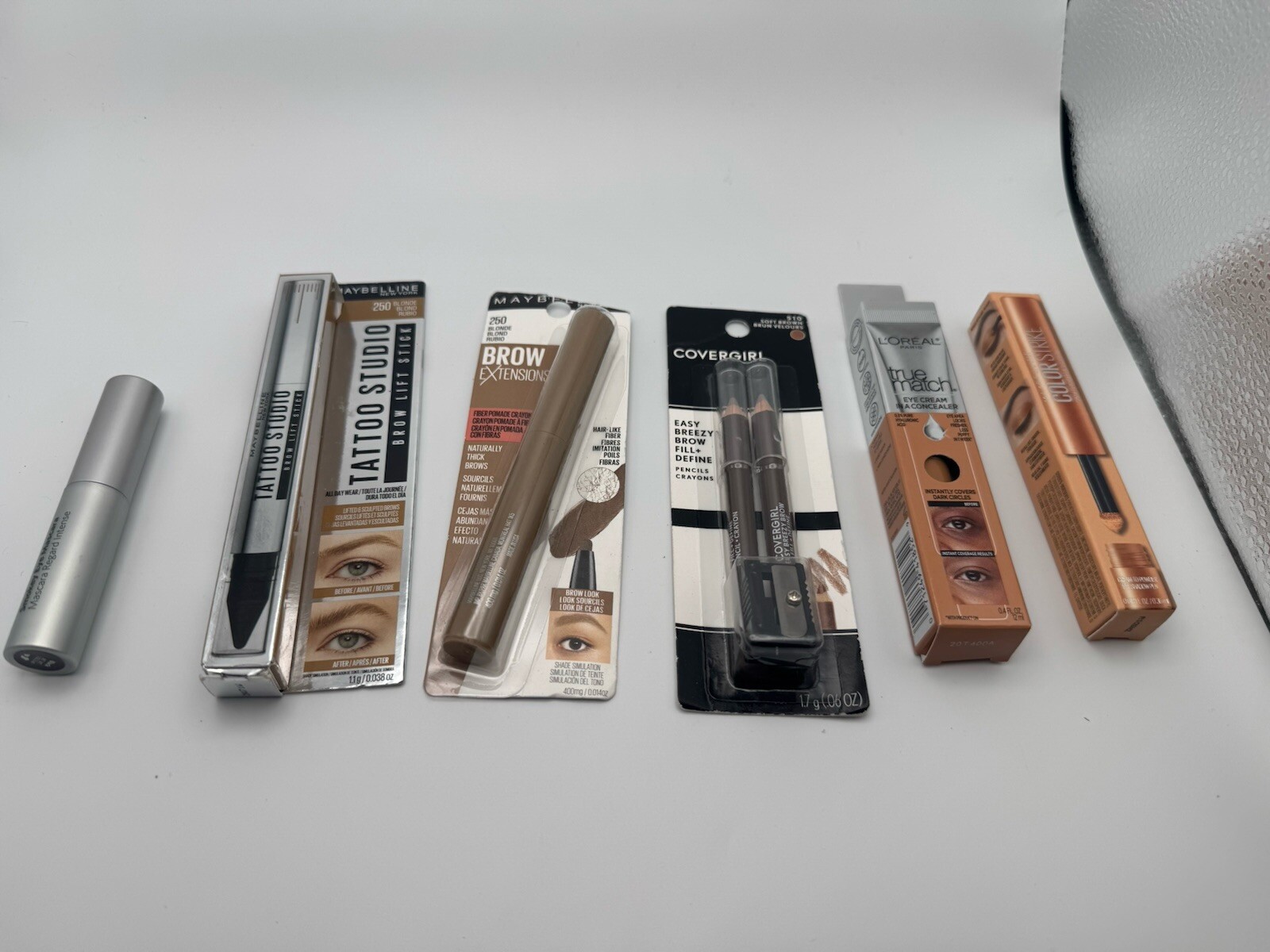 Lot Of Eye makeup Products Maybelline, CoverGirl, L’Oreal, Bobbi Brown-see Pics