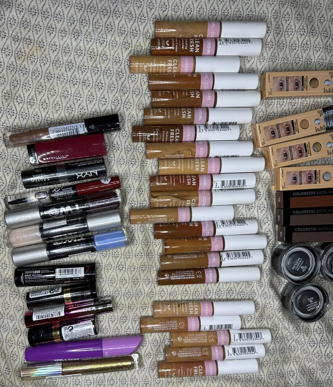 44 Mixed Makeup Lot-Revlon , Covergirl Clean Fresh , L’Oreal .. Wholesale $400+