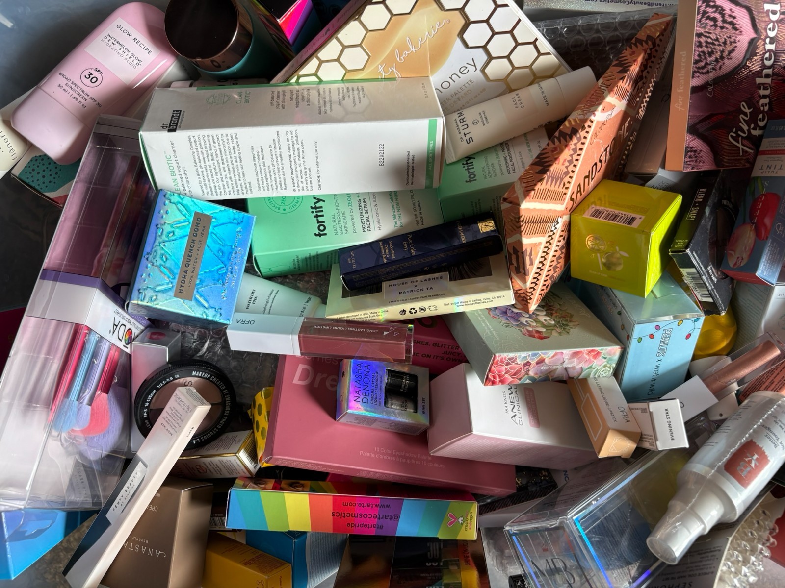 Mixed Beauty Bundle 20 Piece Mystery Lot Full Size Perfume Hair Makeup Skincare