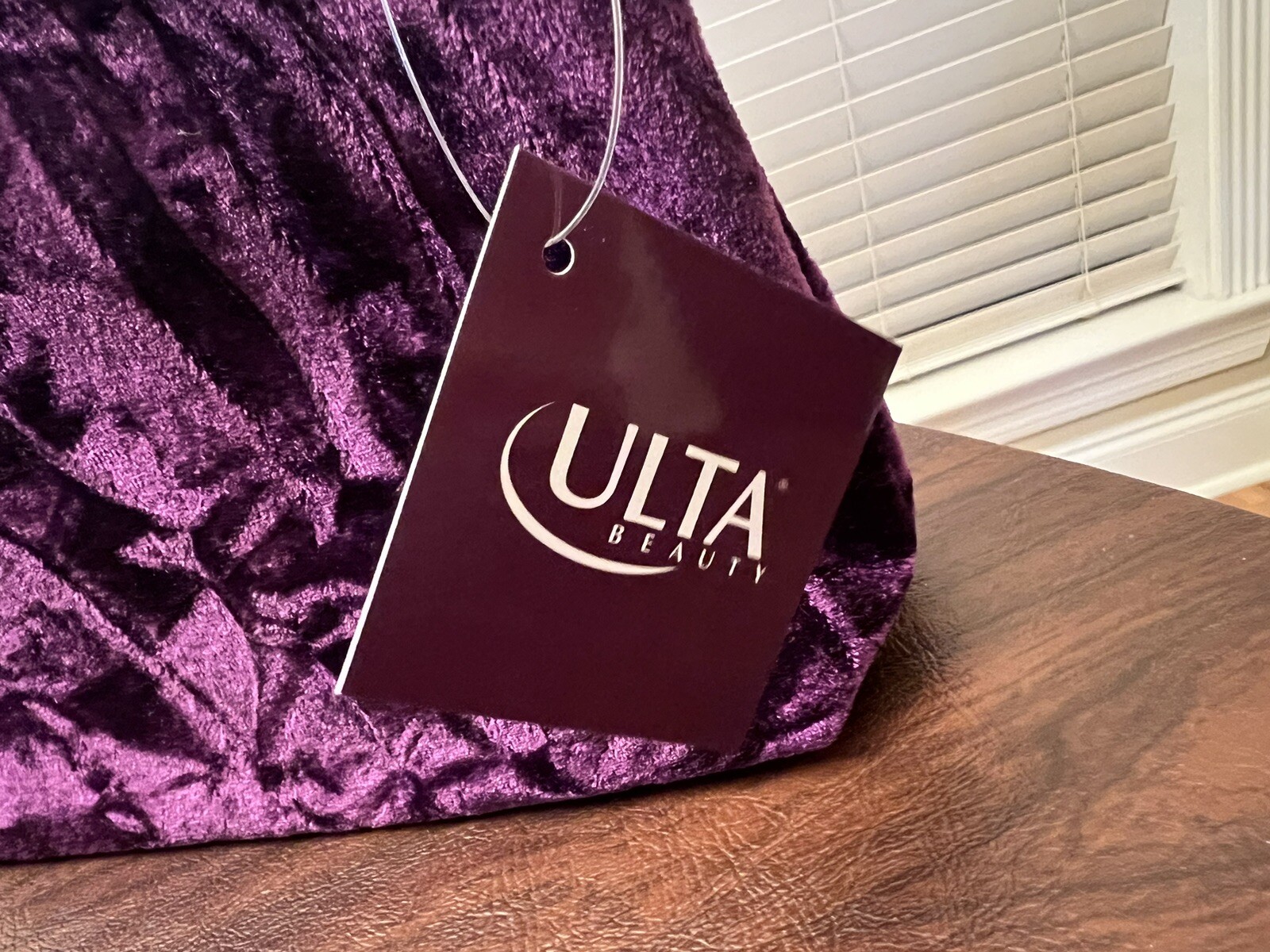 NEW- Ulta Beauty 6-Piece Makeup Samples Gift Set With Bag Purple