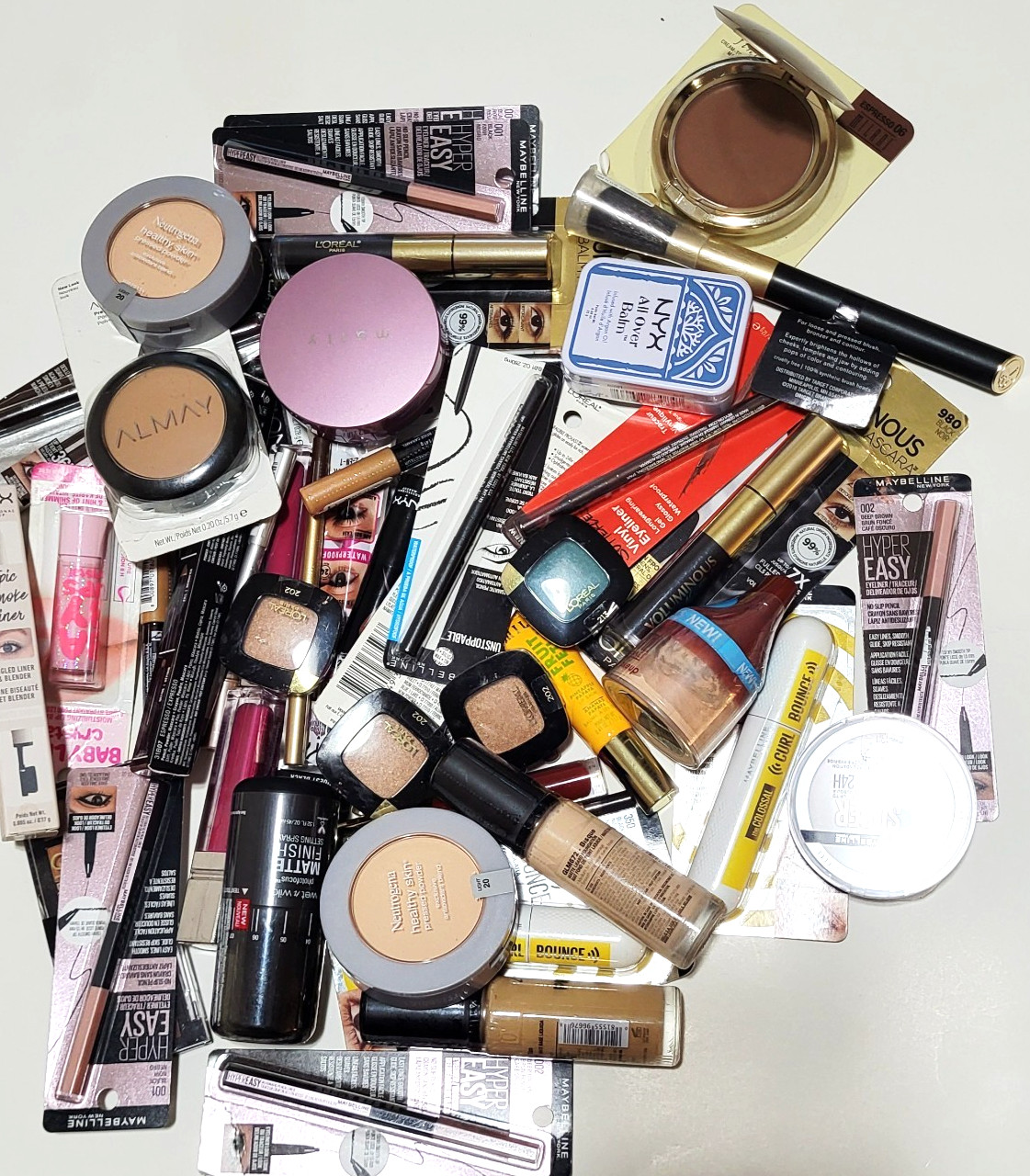 100 PIECE LOT Mixed Makeup Lot Milani L’oreal Neutrogena Maybelline Revlon NEW!!