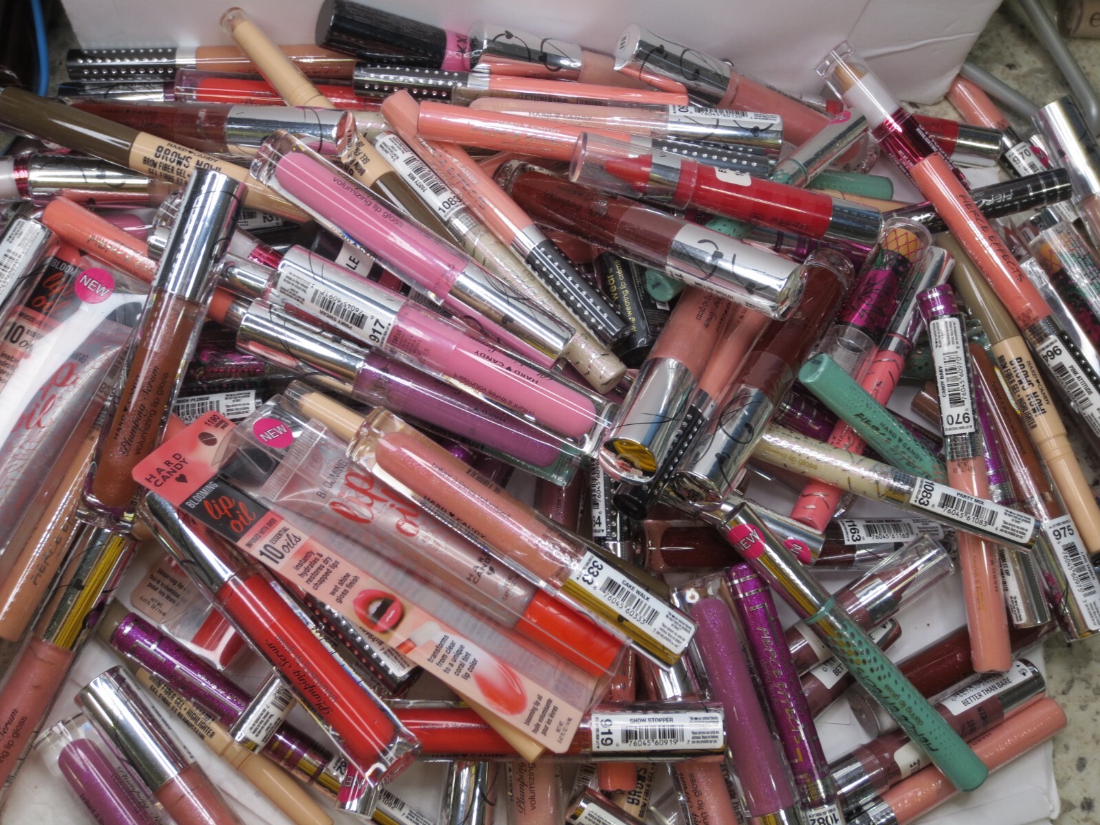 HARD CANDY 10 PC MIXED LIP & HIGHLIGHTING PRODUCTS – GLOSSES, OILS, BALMS & etc.