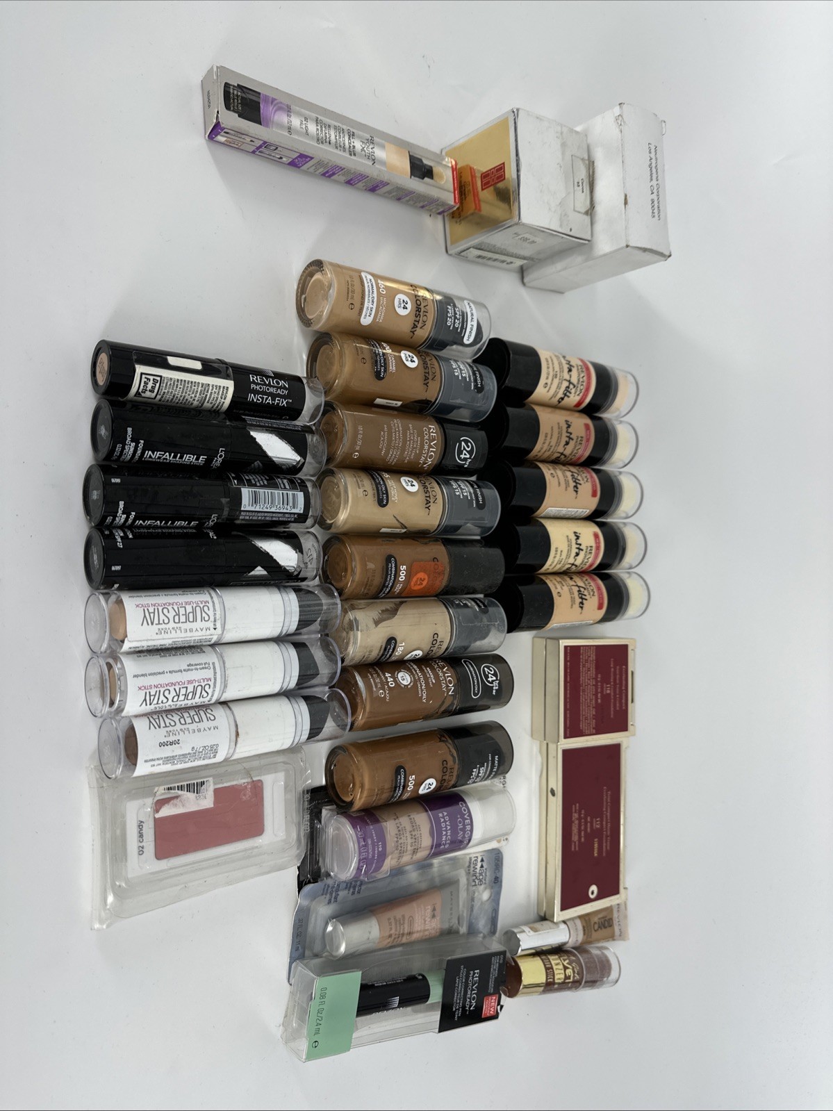30+ PIECES Cosmetics Foundation Concealer Blush Maybelline Revlon L’Oreal NOS