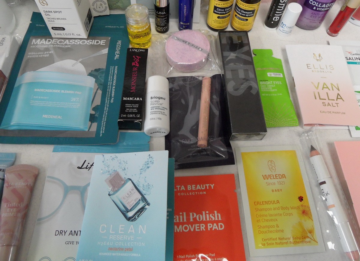 75+ PCS MAKEUP SKINCARE HAIR BEAUTY PERFUME DELUXE LUXURY FULL SAMPLE TRAVEL LOT