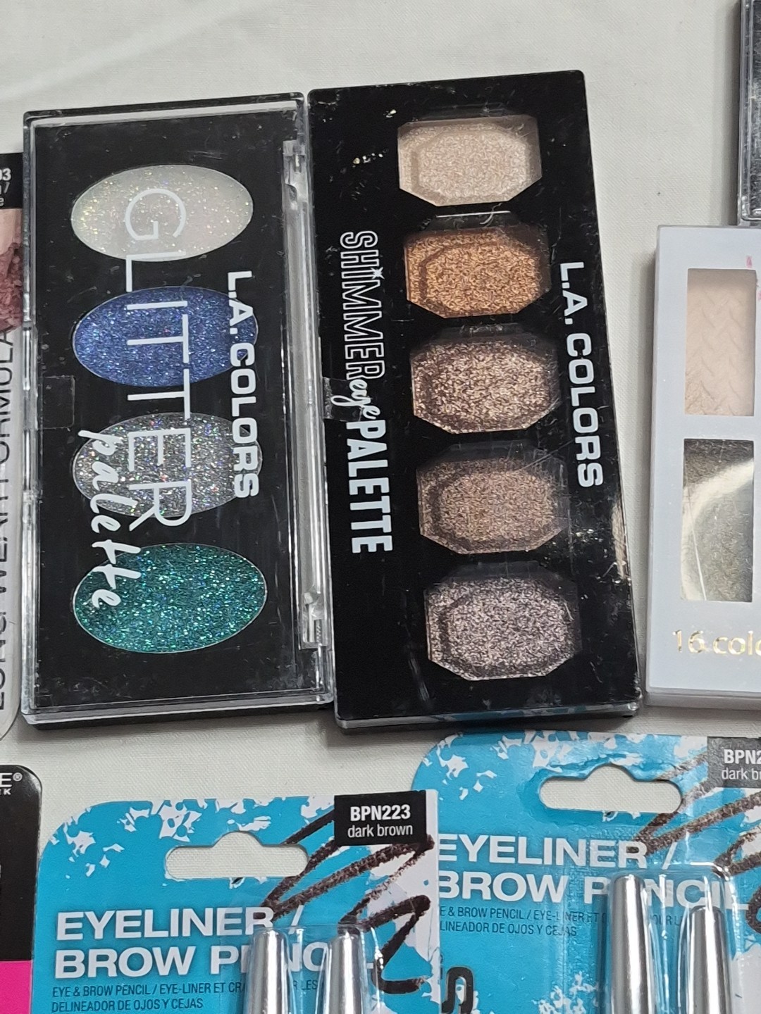 New Makeup Lot of 27 Covergirl Maybelline LA Colors Wet N’ Wild Eyes cheek Face