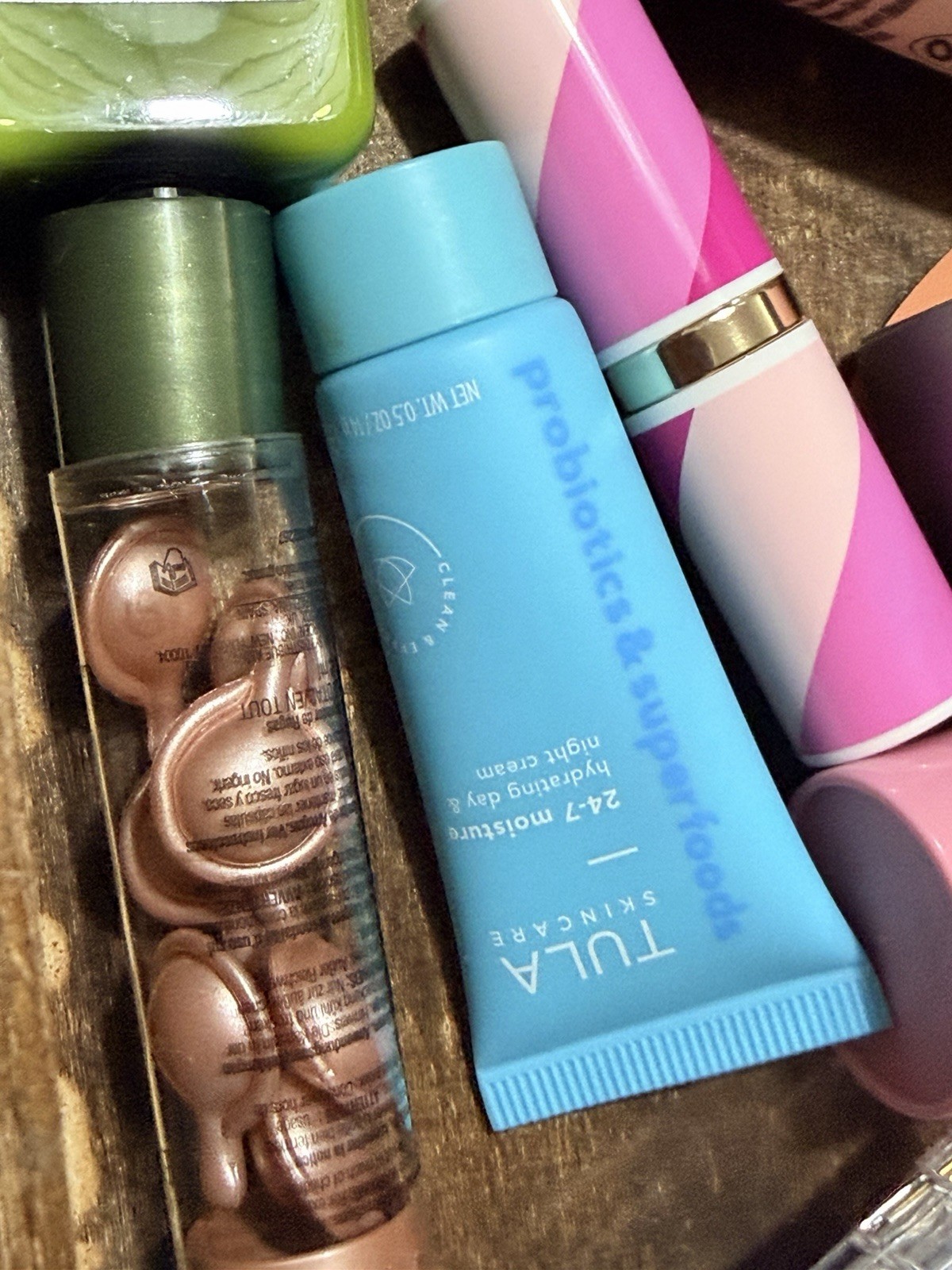 Lot 20 Deluxe / Travel Size Hair,Skin Care, Makeup Beauty Product Samples Bag OO