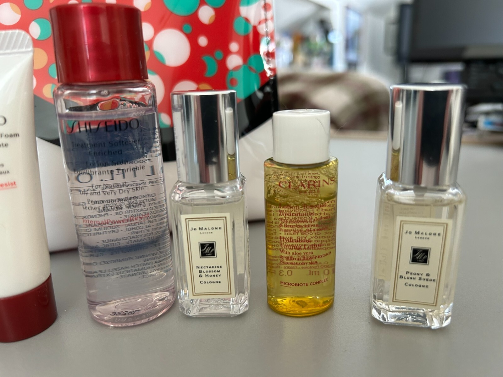 Mixed Lot 6 Shiseido Mini Travel Samples & Cosmetic Bag, Cologne, Serum, Lotion
