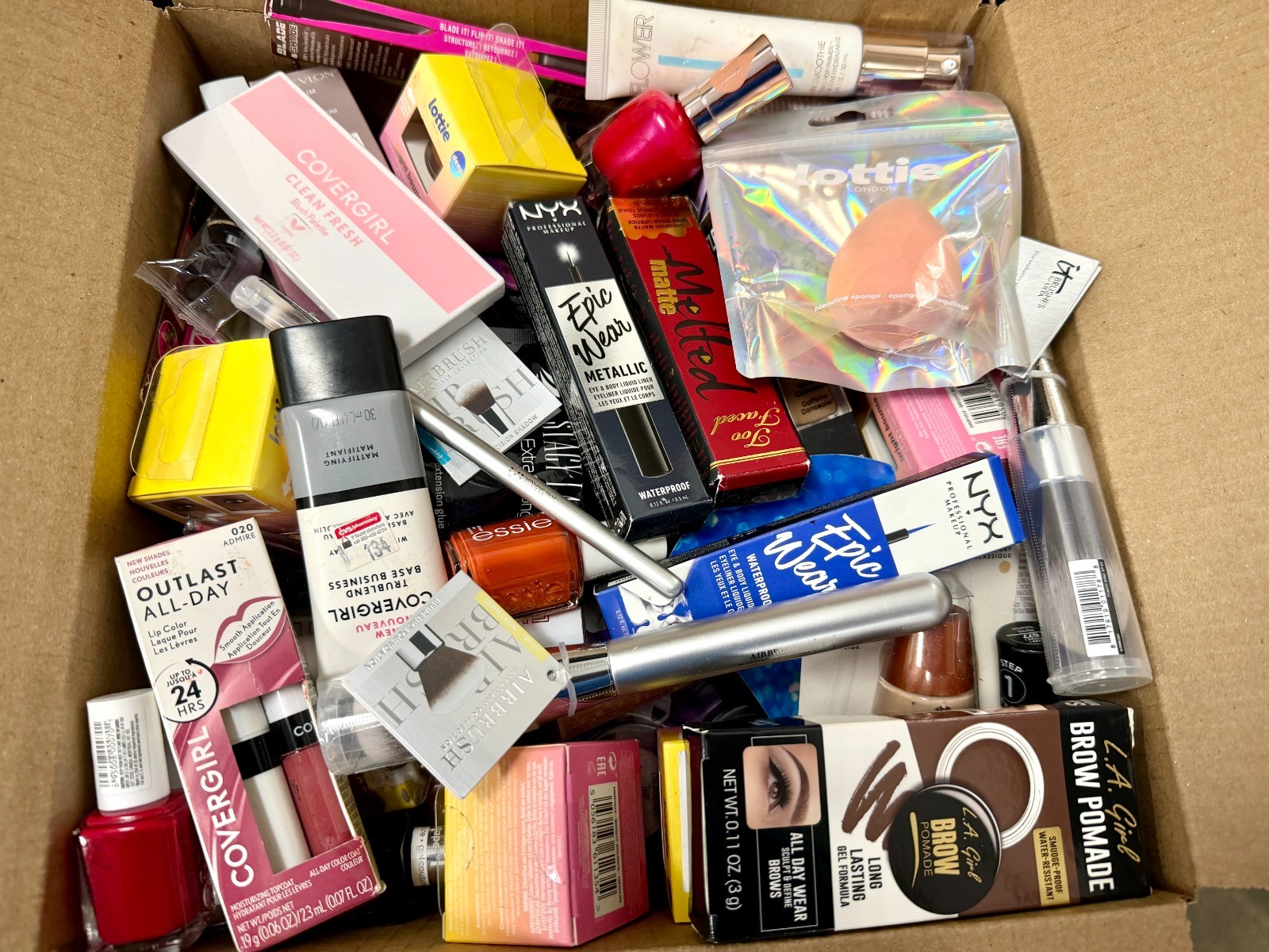 Cosmetics Assorted Lot 100 PCS Wholesale Shelf Pulls