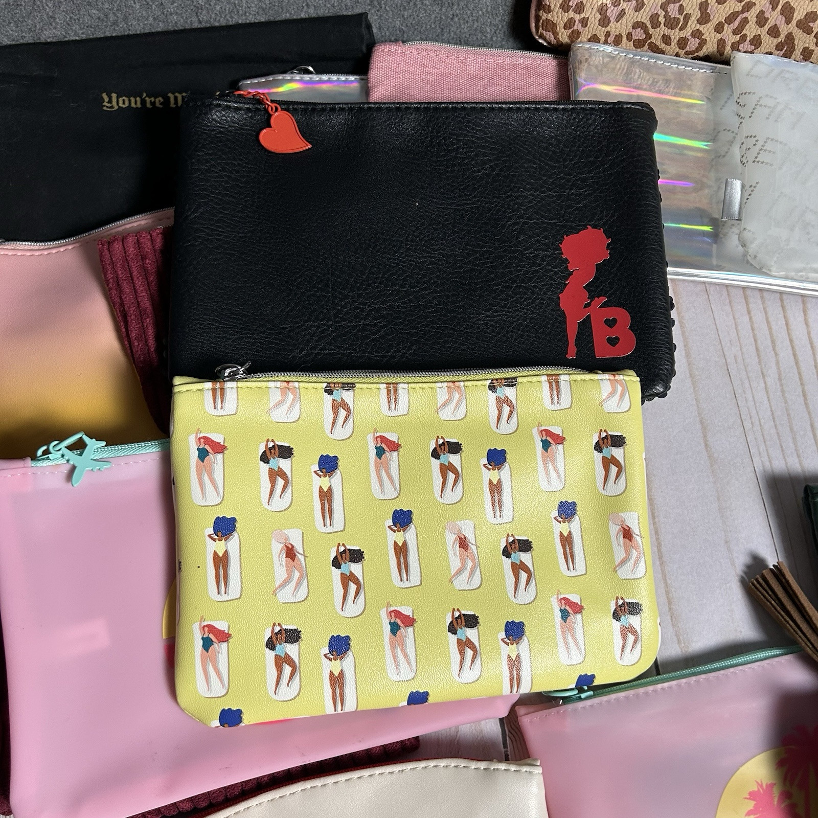 IPSY 16 Bag Lot Cheetah Leopard Velvet Red Yellow Green Pink Black Makeup #25