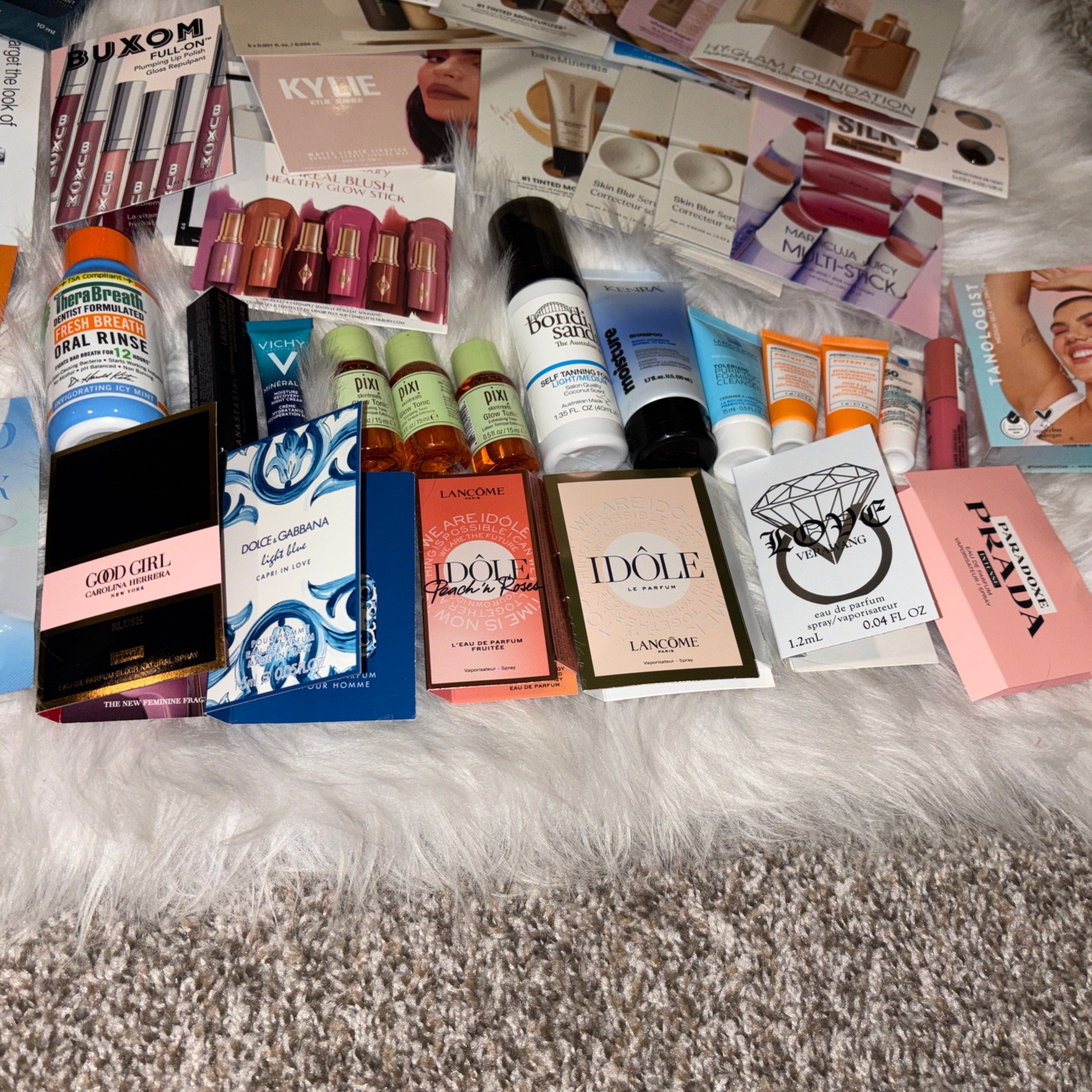 100 Pc Skincare, Fragrance, Hair Lot – Foil Packets & Deluxe Samples – All Shown