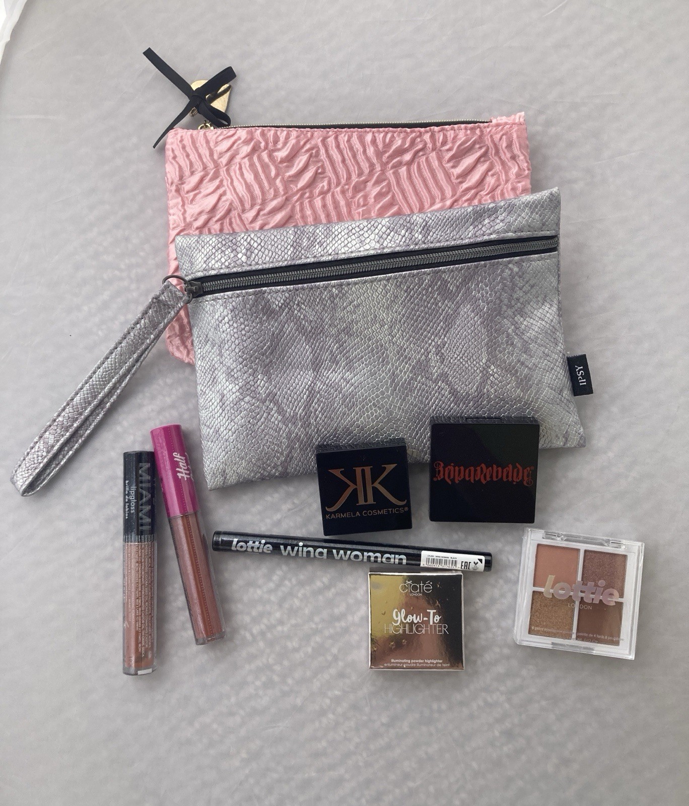 NIB! IPSY #9 Beauty Bundle Highlighter Blush Shadow Lip gloss Neutral rose brown