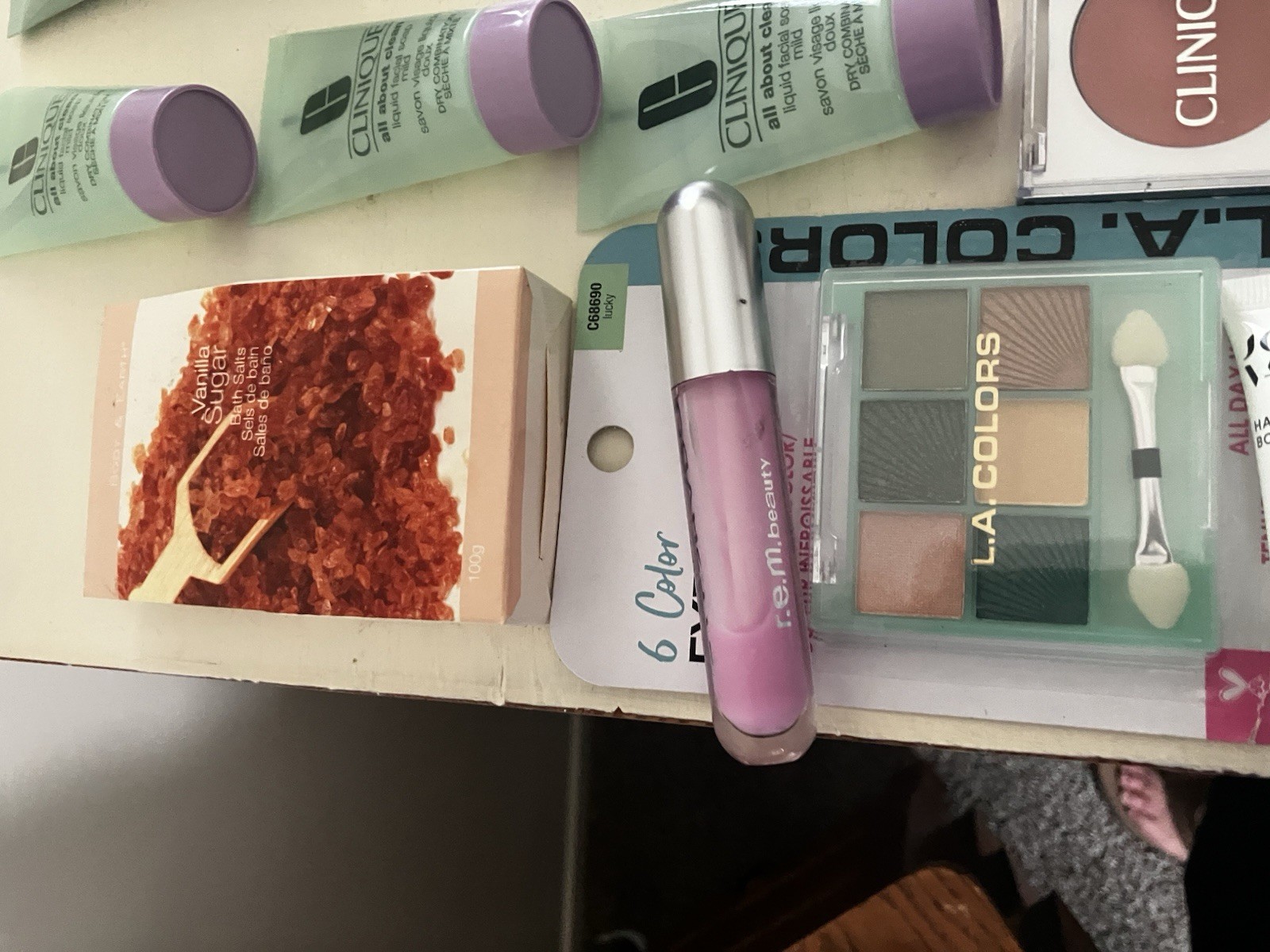 Clinique Beauty Lot (20+ New Clinique items) + few bonus brands added on