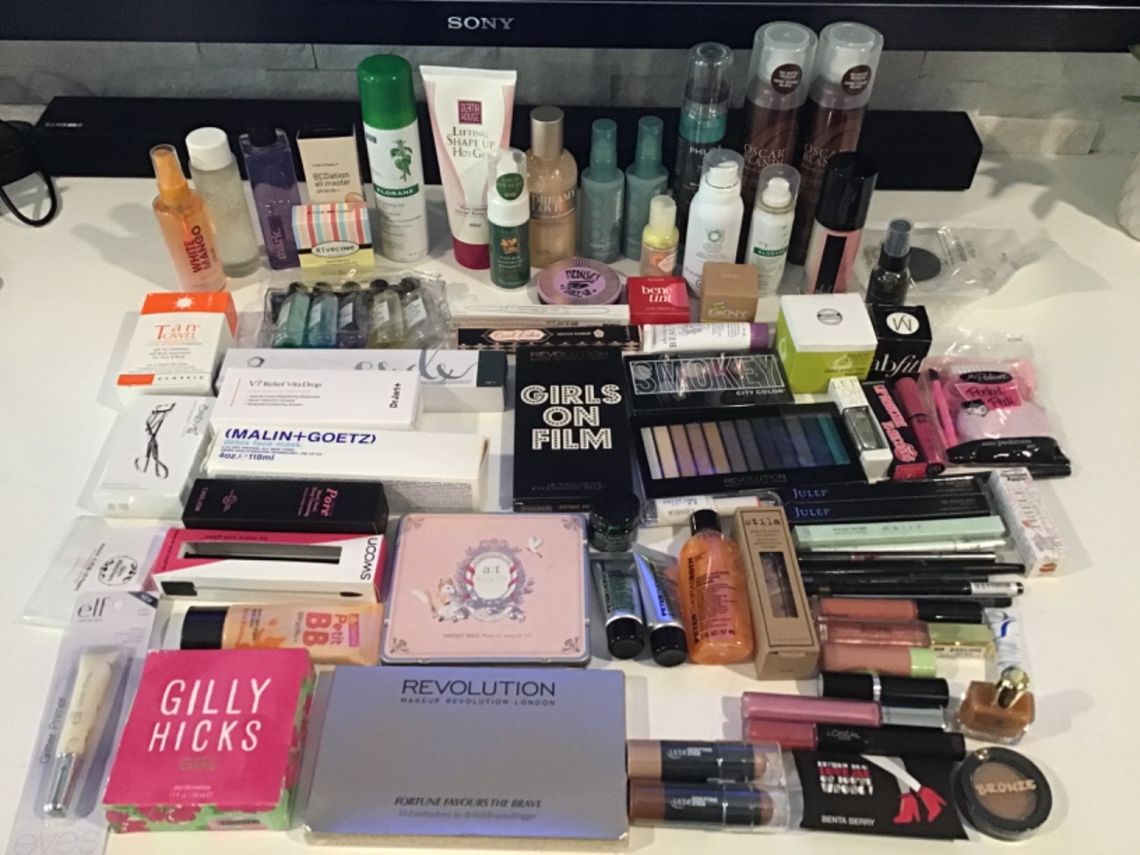 Wholesale MIXED MAKEUP LOT Foundation Eyeshadow Lip Crayons + More (A)