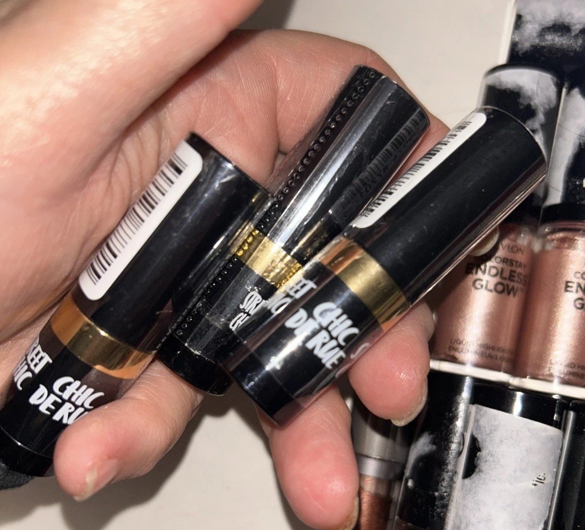 REVLON LOT. 3 Lipstick/Pearl/041. 12 Rose Quartz Highlighter. 1 Bronze Eyeshadow