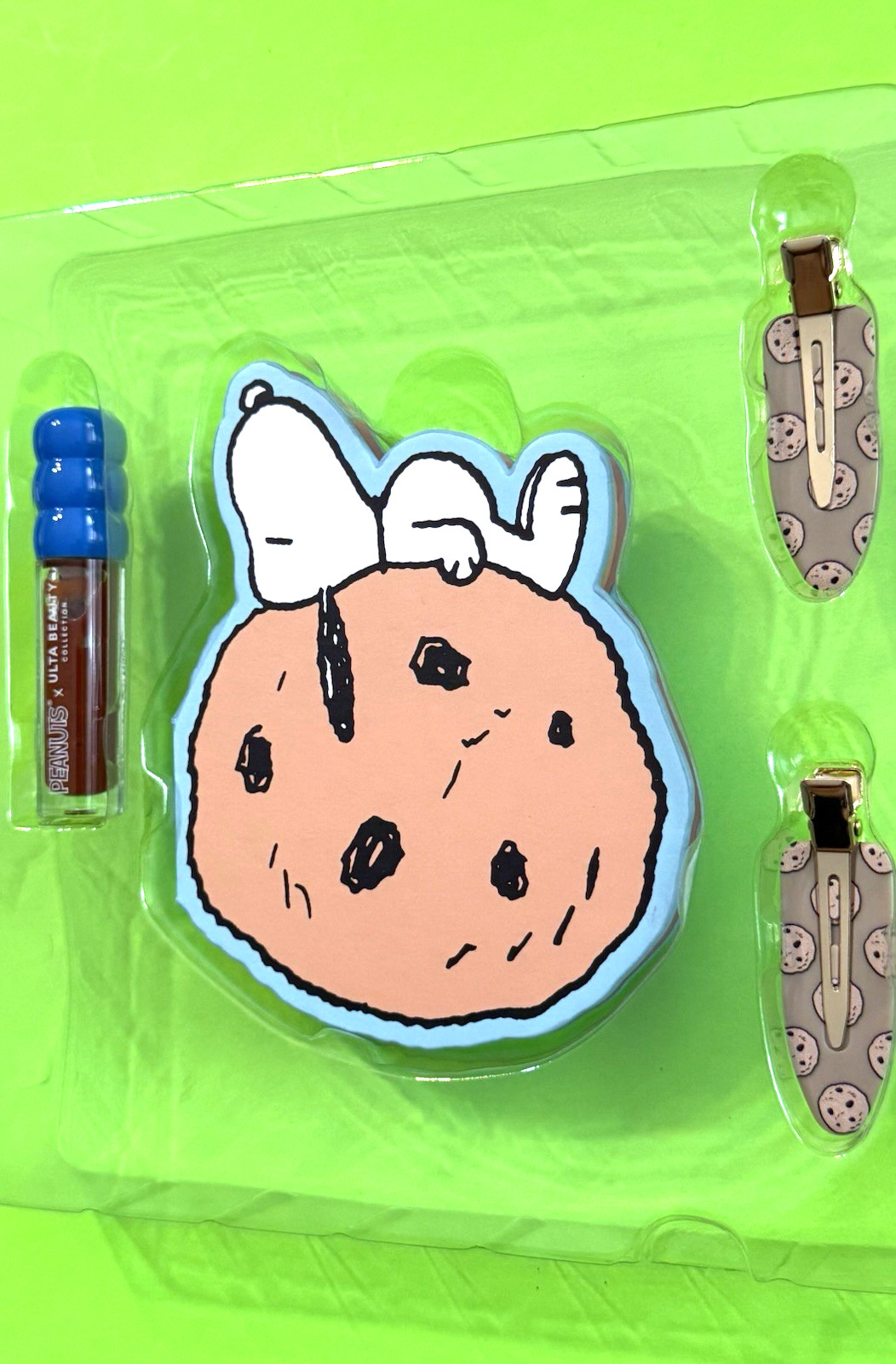 Ulta Beauty Collection x Peanuts A LITTLE SOMETHING SWEET 4 Piece Beauty Vault