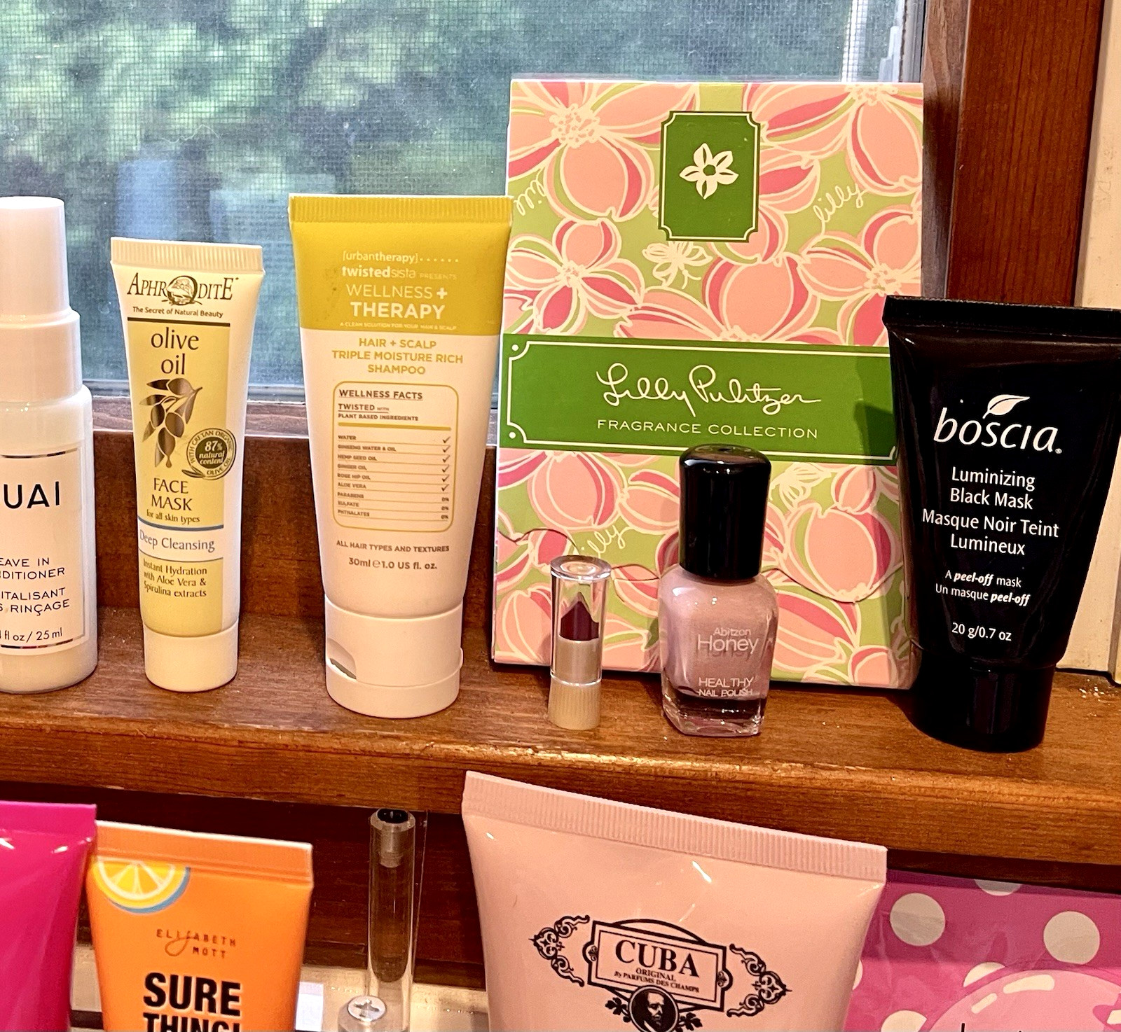 $300+ and over 100 items Beauty Bundle U Get All Shown + MORE!- MUST C All Pics!