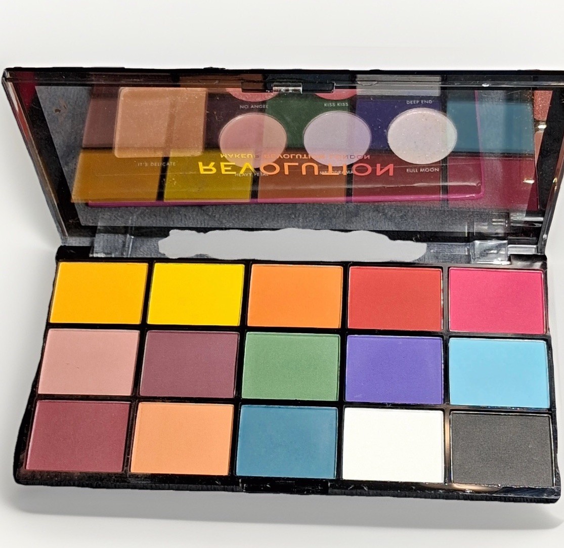 Milani Makeup Revolution LA Colors Beauty Bundle Eyeshadow Lashes Nails 15pc Lot