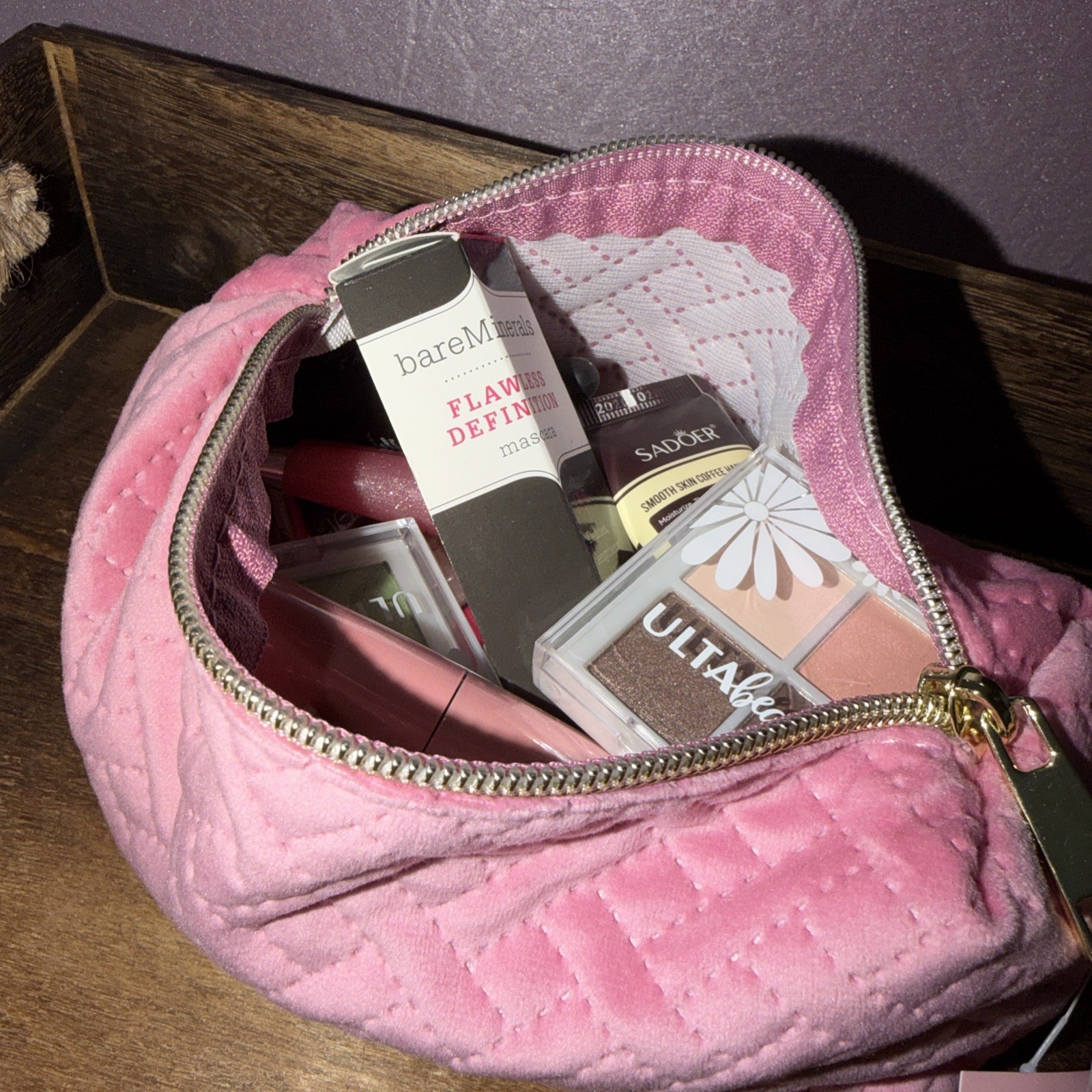 Lot 20 Deluxe / Travel Size Hair,Skin Care, Makeup Beauty Product Samples Bag HH