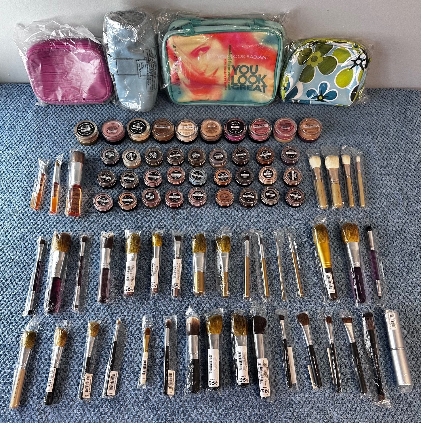 Huge Lot Of 80 BARE ESCENTUALS bareMinerals i.d. Eyecolor Glimmer Blush Brushes