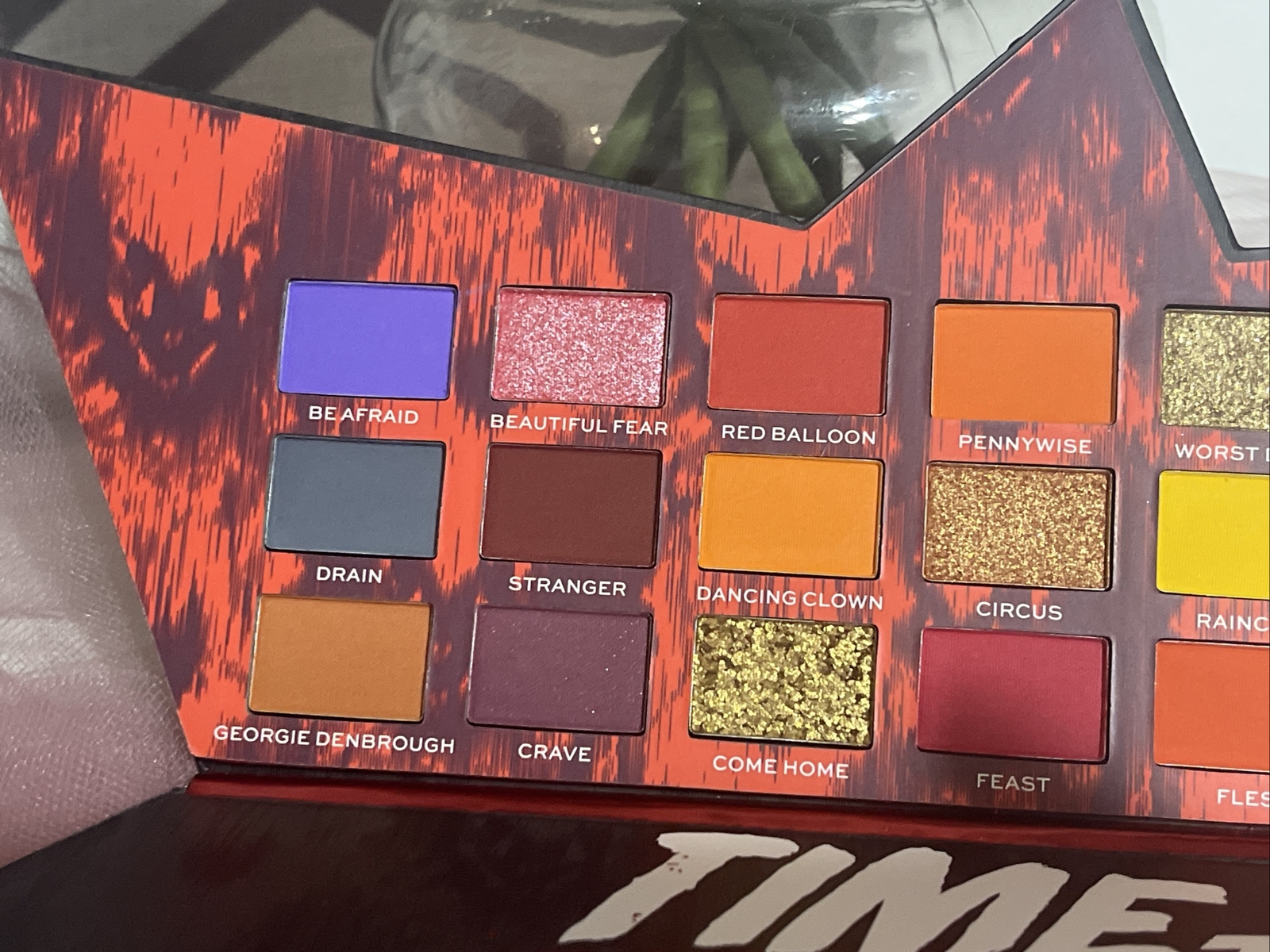 Makeup Revolution X IT Chapter II Lot 3 Items Eyeshadow Palette/Sponge/lip Stain