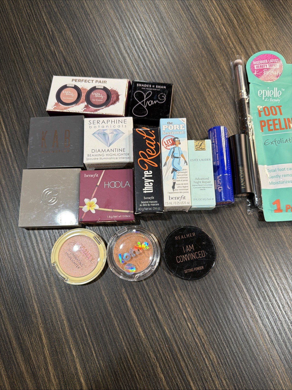Lot Of 16 Miscellaneous Makeup Samples Hoola-Benefit-Ulta- Lottie- Estée Lauder