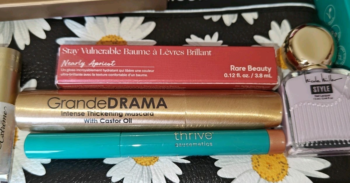 Big Beauty Bundle Feat: YSL, Thrive,Rare Beauty,Winkylux, Pixie,Too Faced, V&R +