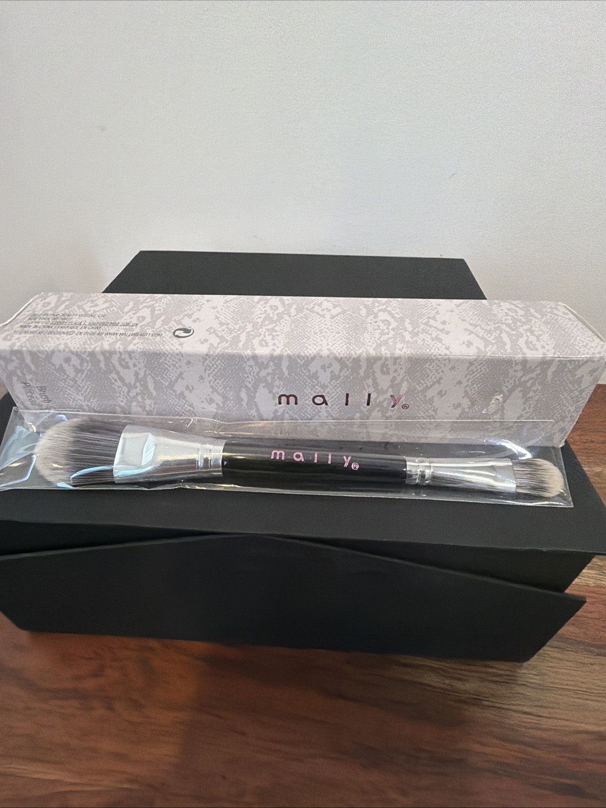 LOT X 8 🔥MALLY COSMETICS Beauty Bundle🔥Shadow Kit/Tint/Mascara/Make-Up Brush