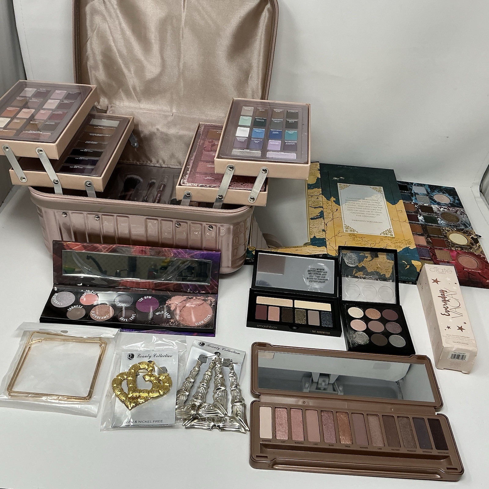 Premium Makeup Case Set Eyeshadow Palettes Kit Spray Jewelry Bundle