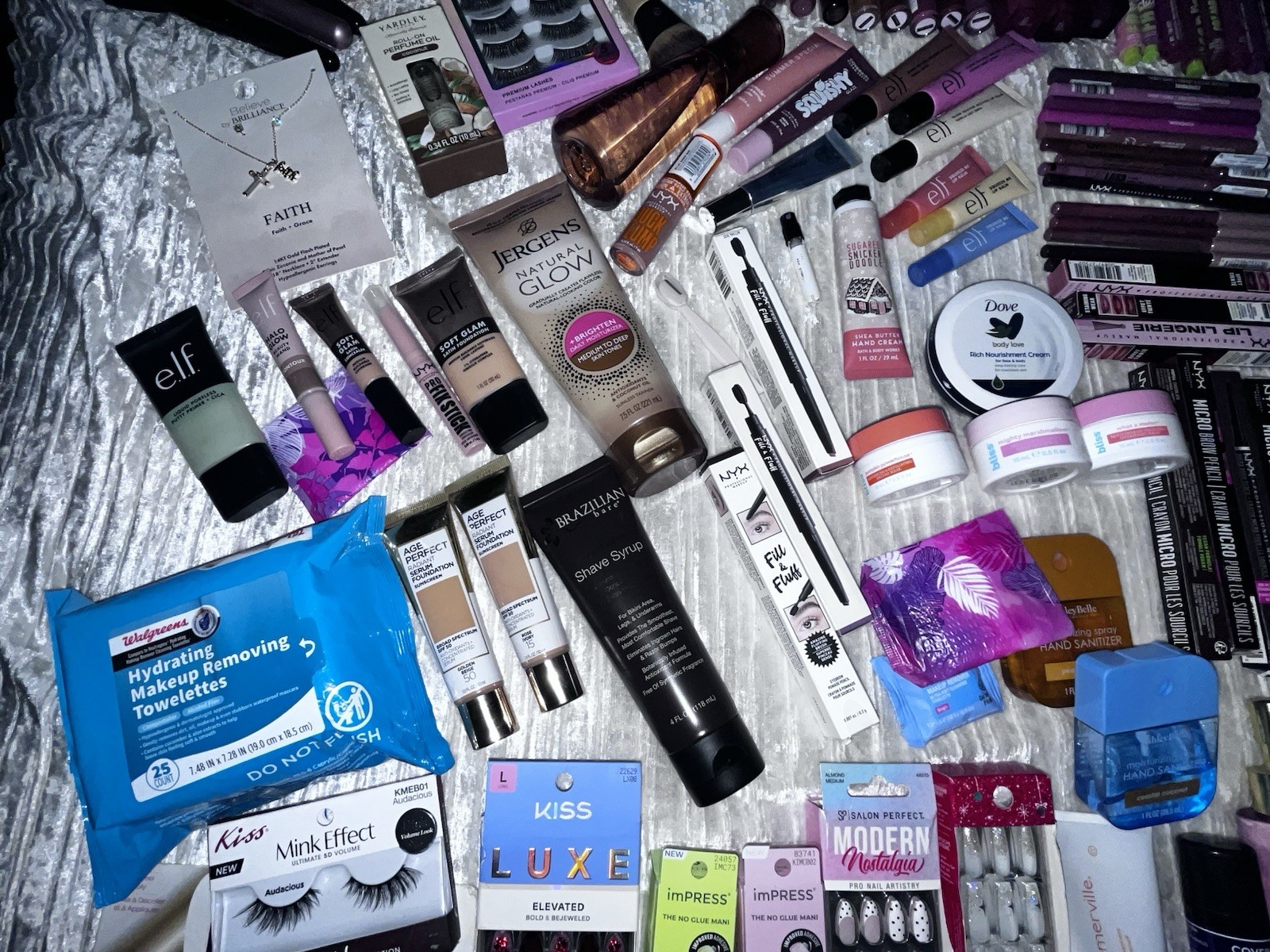 Beauty Mystery Box – 15 +5Makeup Items | Elizabeth Arden, Revlon, Almay & More