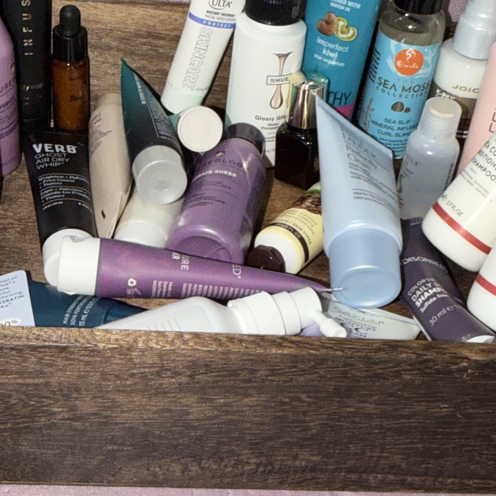 Lot of 30 Deluxe / Travel Size Hair Care, Mixed Beauty Product Samples CC
