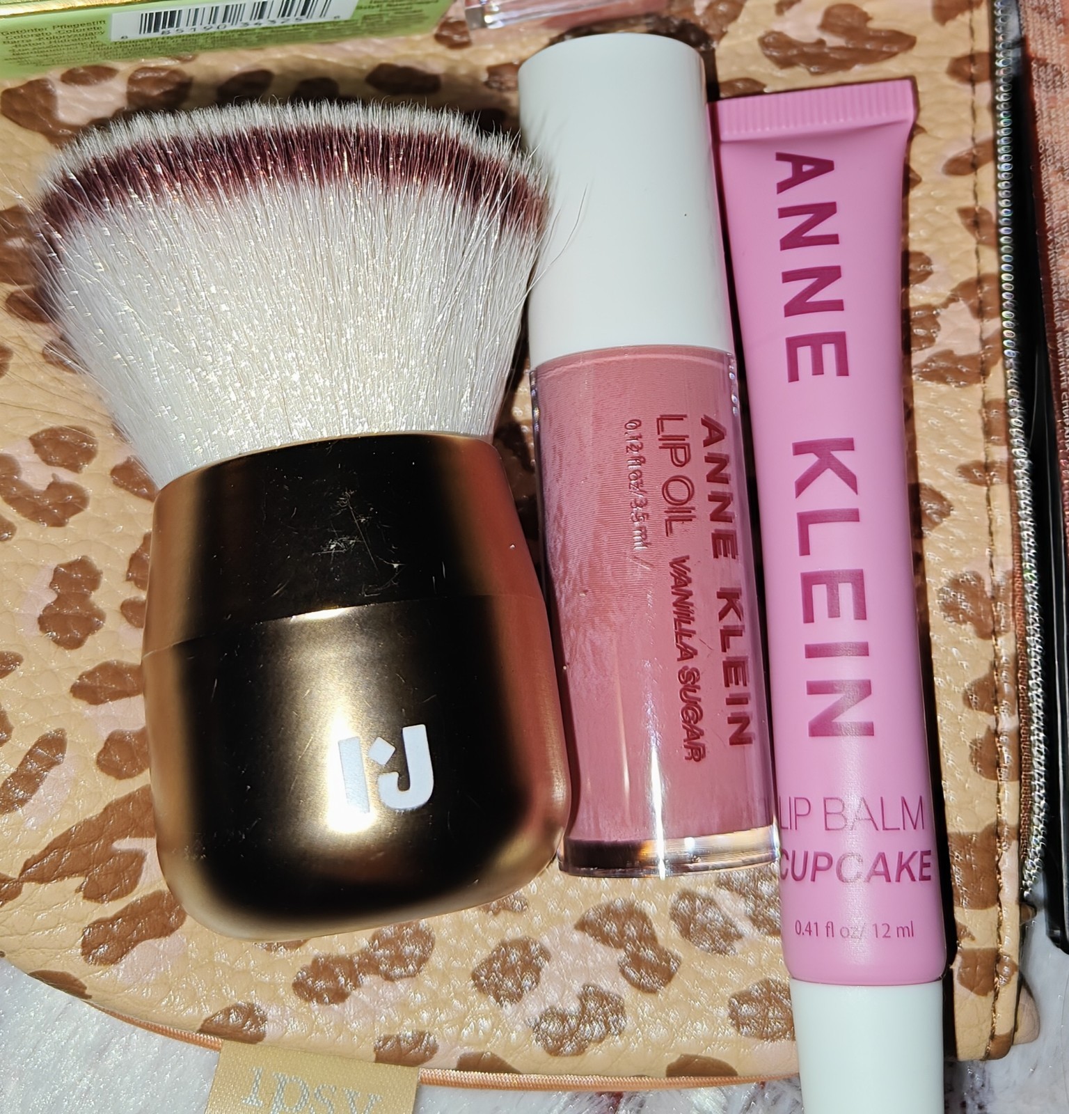 Beauty Bundle Feat Studio Makeup,One/Size, PIXI,Ann Klein, Lottie,Milani, Flower