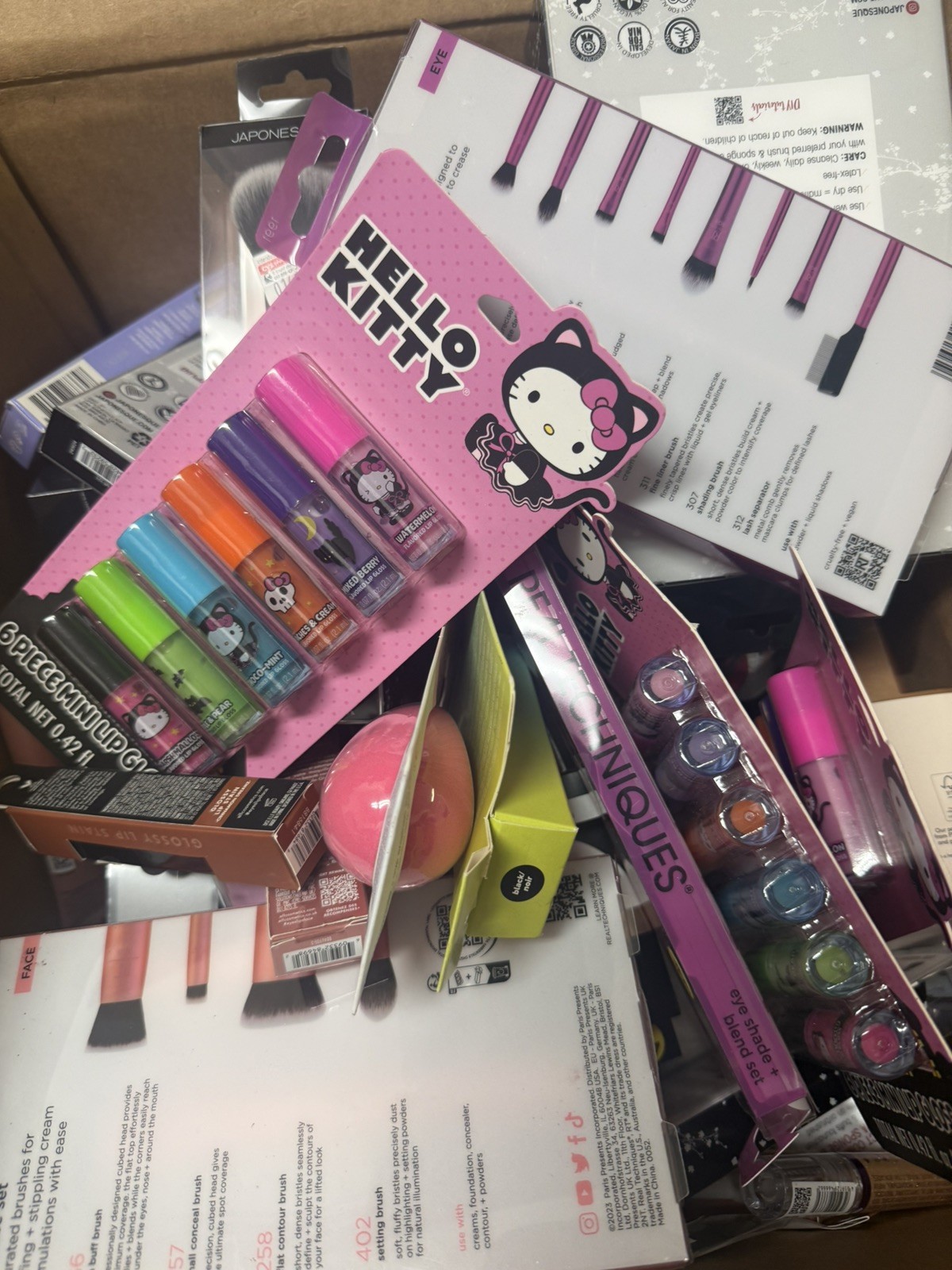NEW Makeup, Health, Beauty Cosmetics Bundle Lot – 100 Pieces Assorted Wholesale