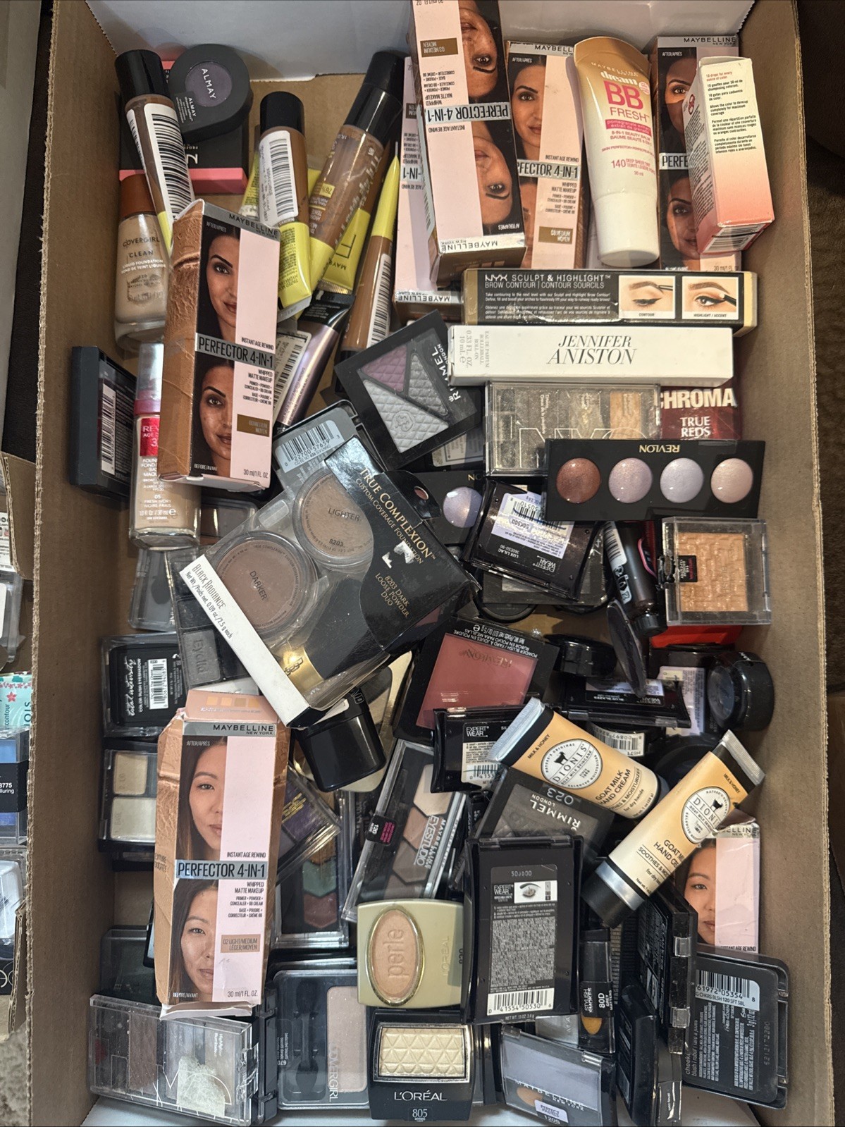 200+ Pieces Wholesale Cosmetics Lot Maybellinr Covergirl Revlon Etc Read Descrip