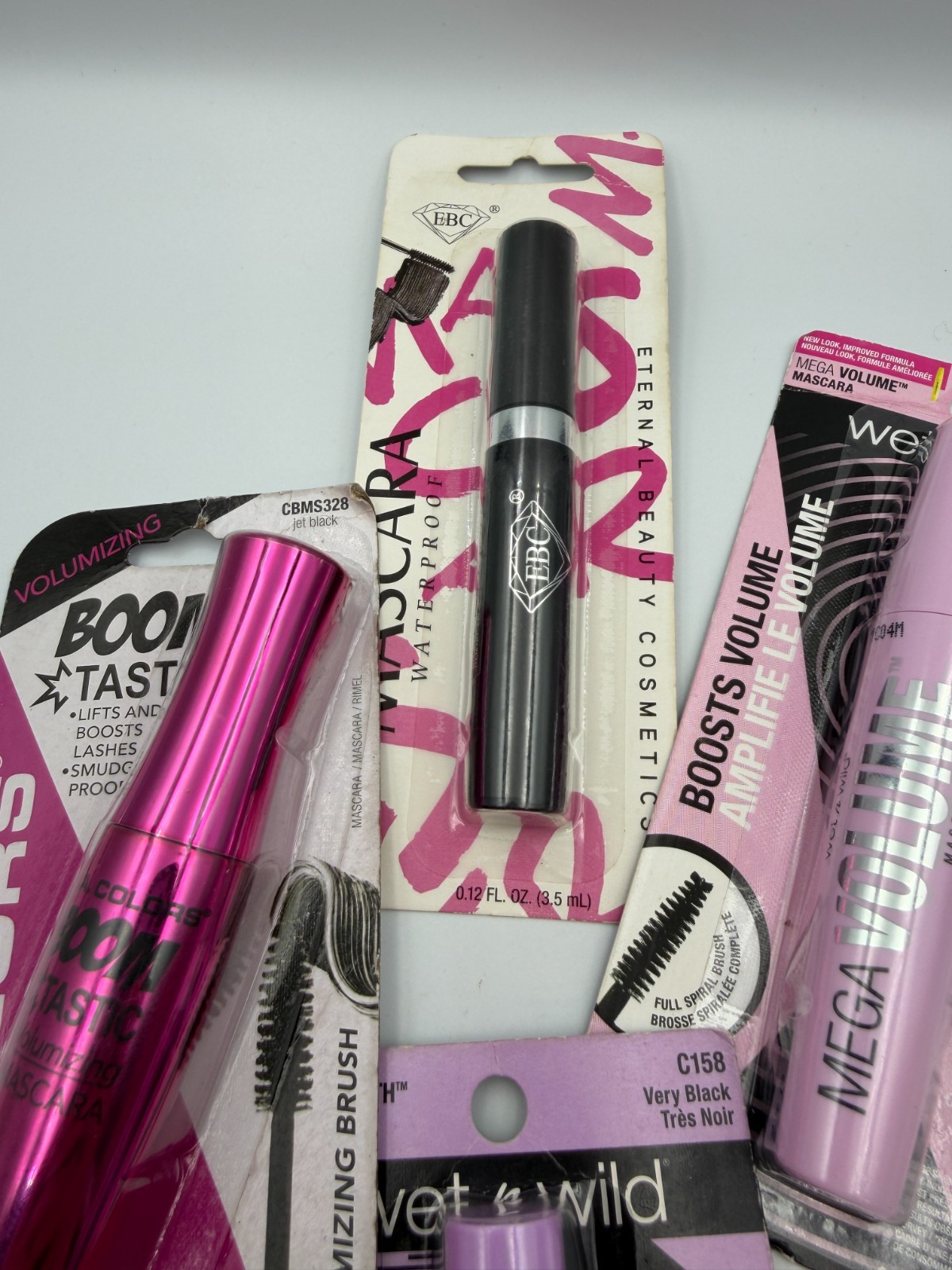 4PCS Mixed Mascara Lot Wet N Wild Mega Volume Mascara, LA Colors Boomtastic, etc