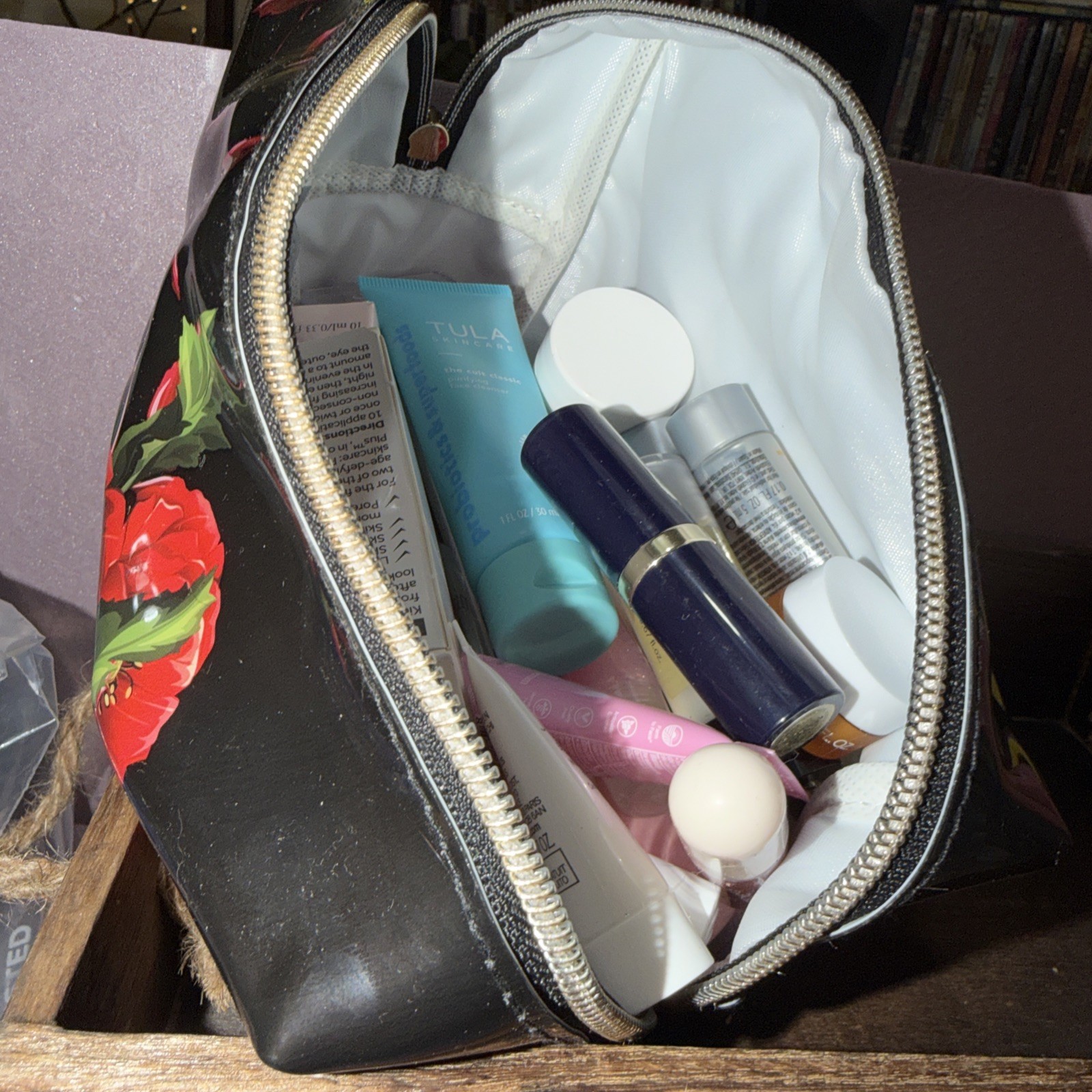 Lot 30 Deluxe / Travel Size Hair,Skin Care, Makeup Beauty Product Samples Bag KK