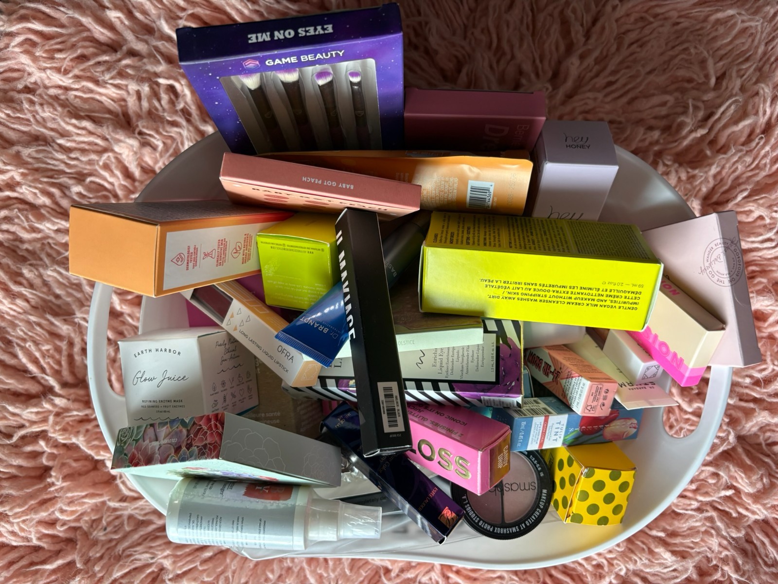 Mixed Beauty Bundle 20 Piece Mystery Lot Full Size Perfume Hair Makeup Skincare