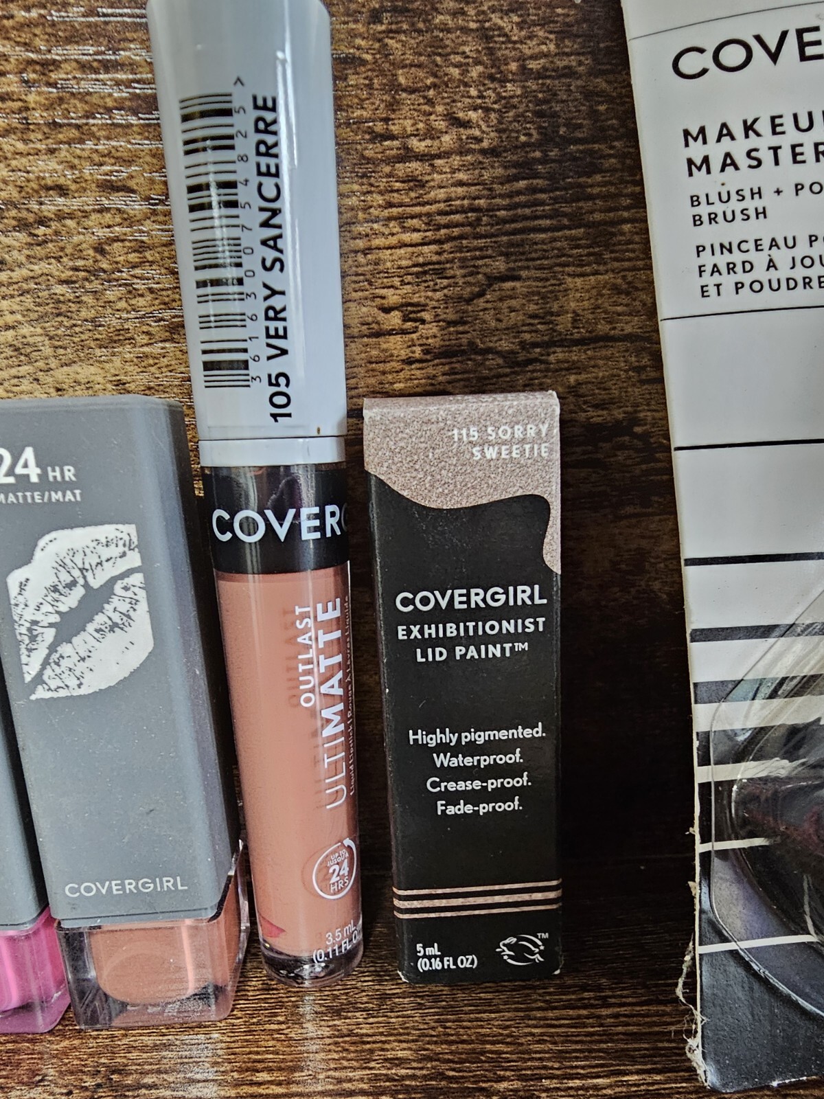 Covergirl Makeup- Lot of 17 Pieces Pressed Powder, Lipstick See Pics
