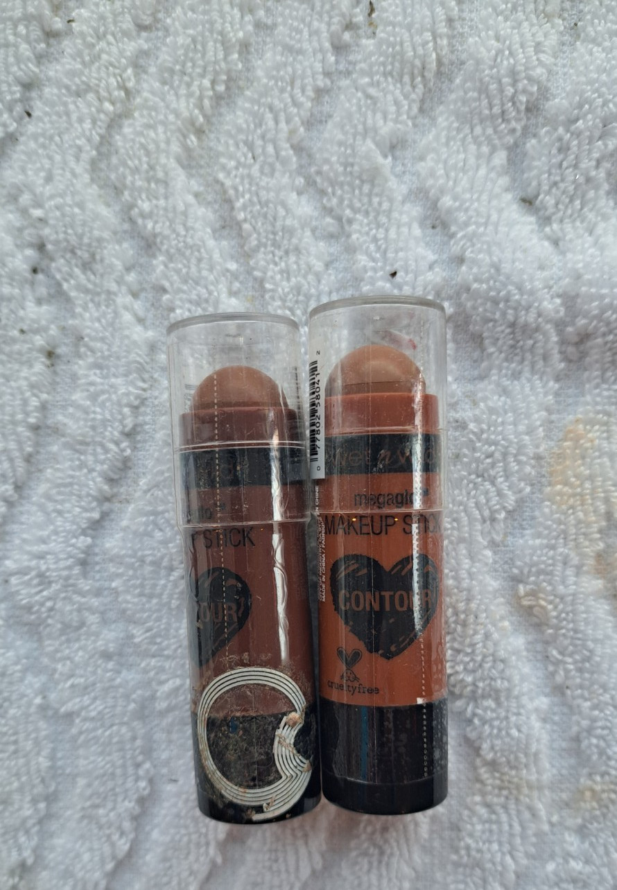 Makeup Lot: Estee Lauder, Wet N Wild , ReVolution, Plus Pre-owned brushes
