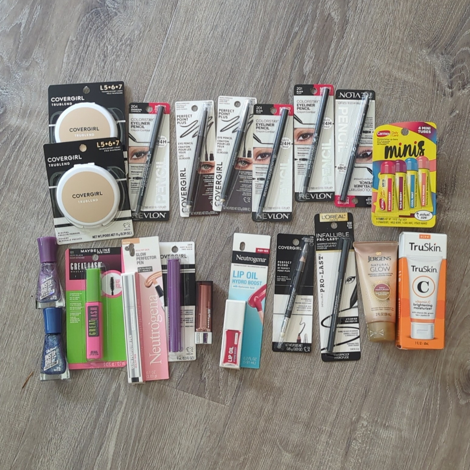Assorted CoverGirl Revlon L’Oreal Maybelline Neutrogena Full Size Lot
