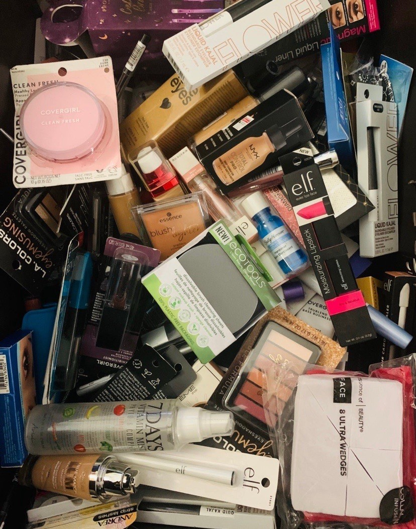 10 Pieces Makeup Bundle Lot