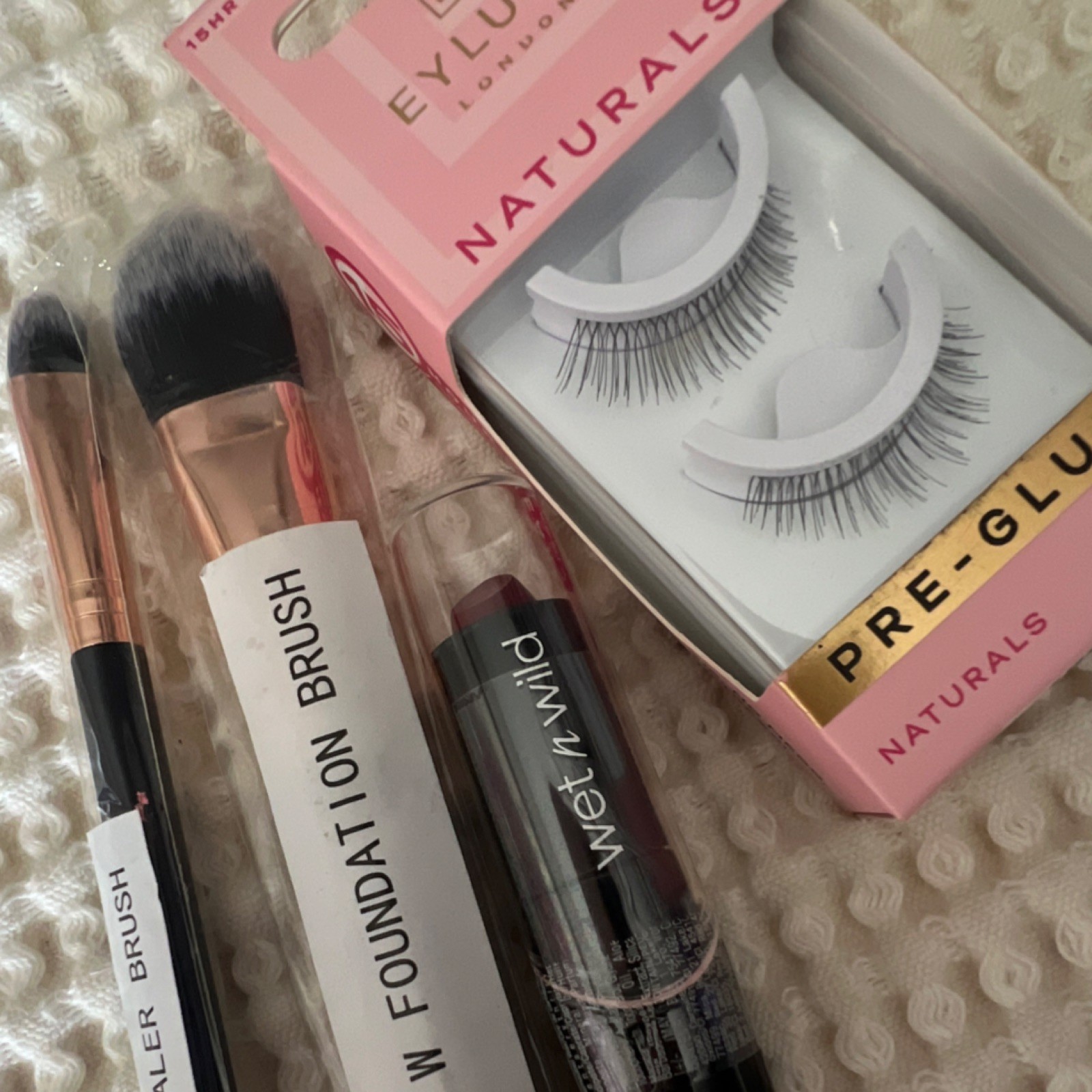 Wet n Wild 536A Lipstick, Eylure Naturals No.031 Eyelashes, Brush Lot