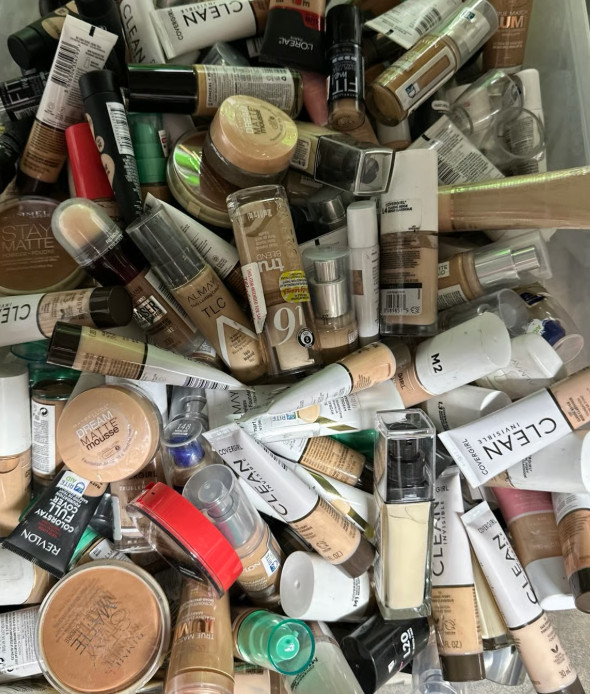 100 pcs Useable Mixed Name Brand Make Up Lot ! Read Des!
