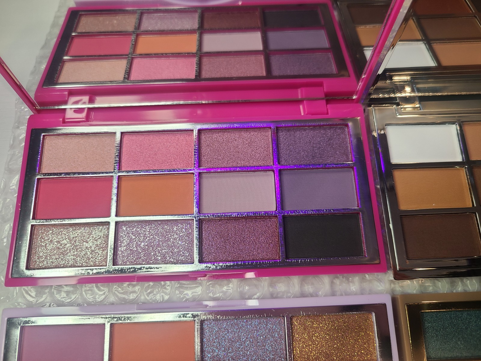 Wholesale MAKEUP Lot Eyeshadow Bundle Lot of 4 PCS