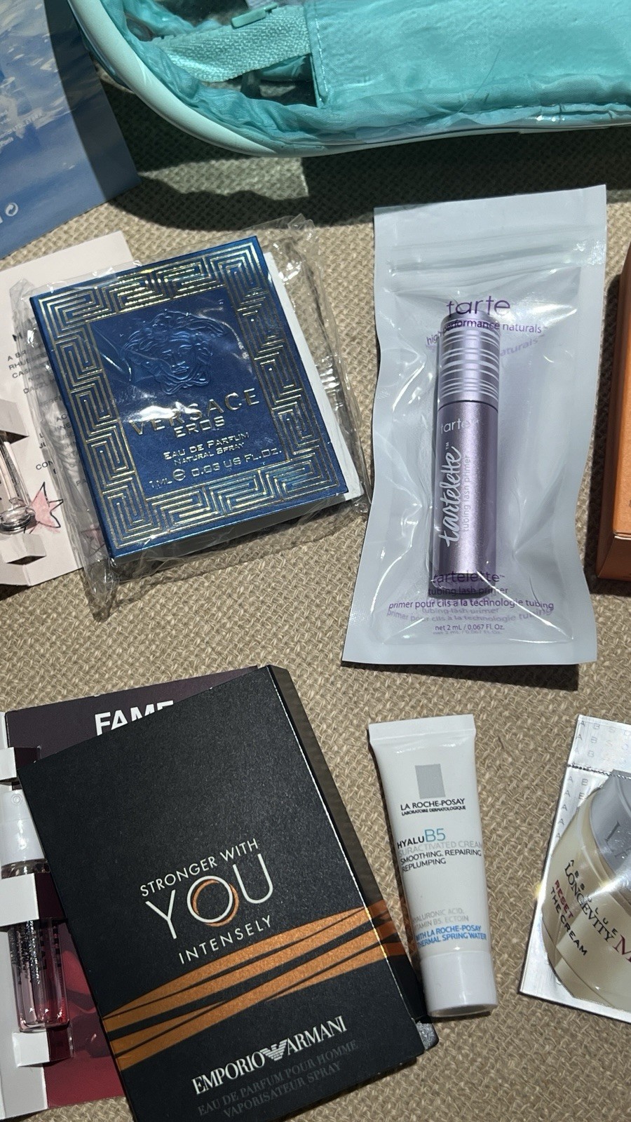 12 Pieces Ulta Beauty Deluxe Samples with Green Makeup bag