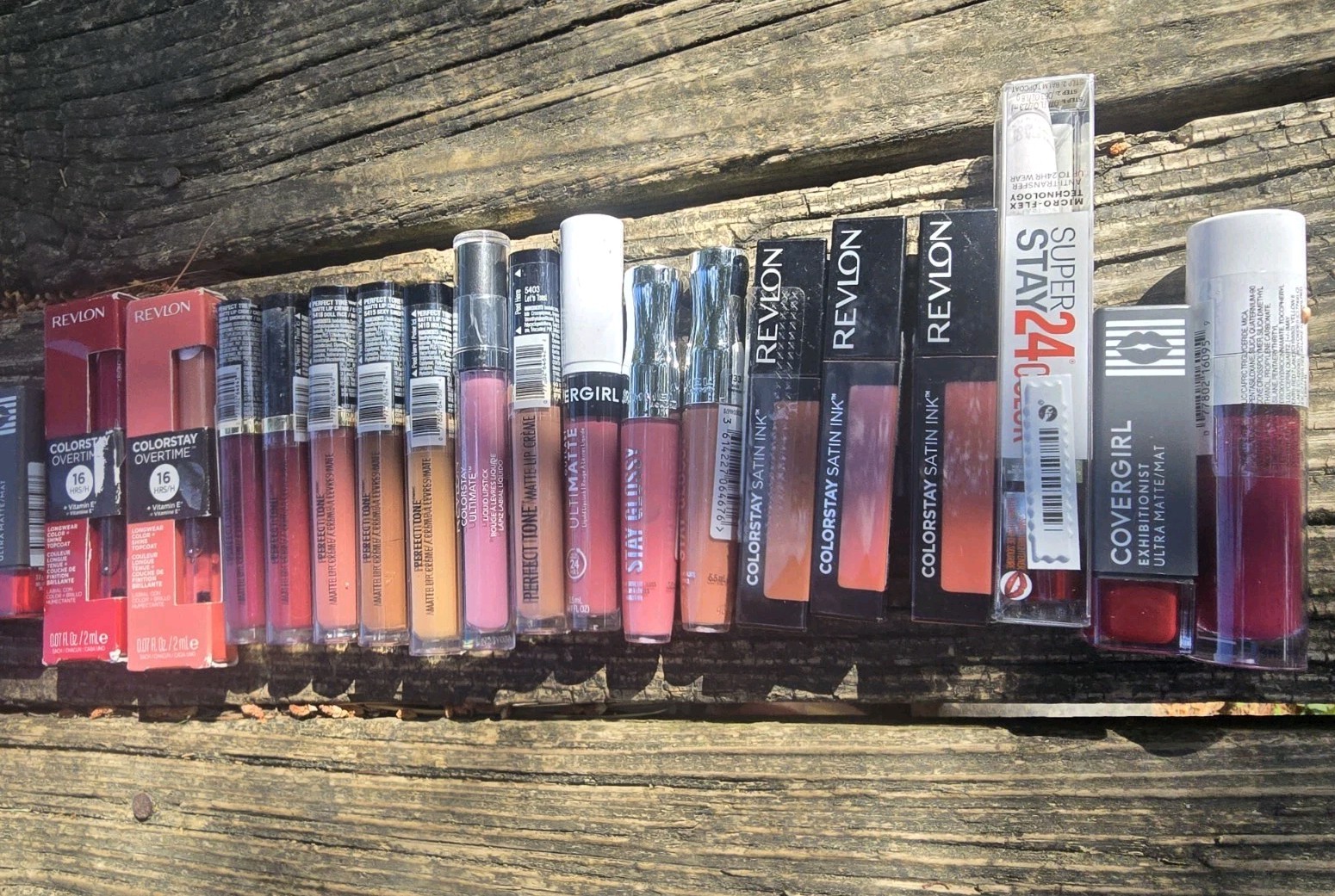 LOT 26 NEW LIPSTICKS LIP GLOSS STAIN BALM REVLON COVERGIRL RIMMEL