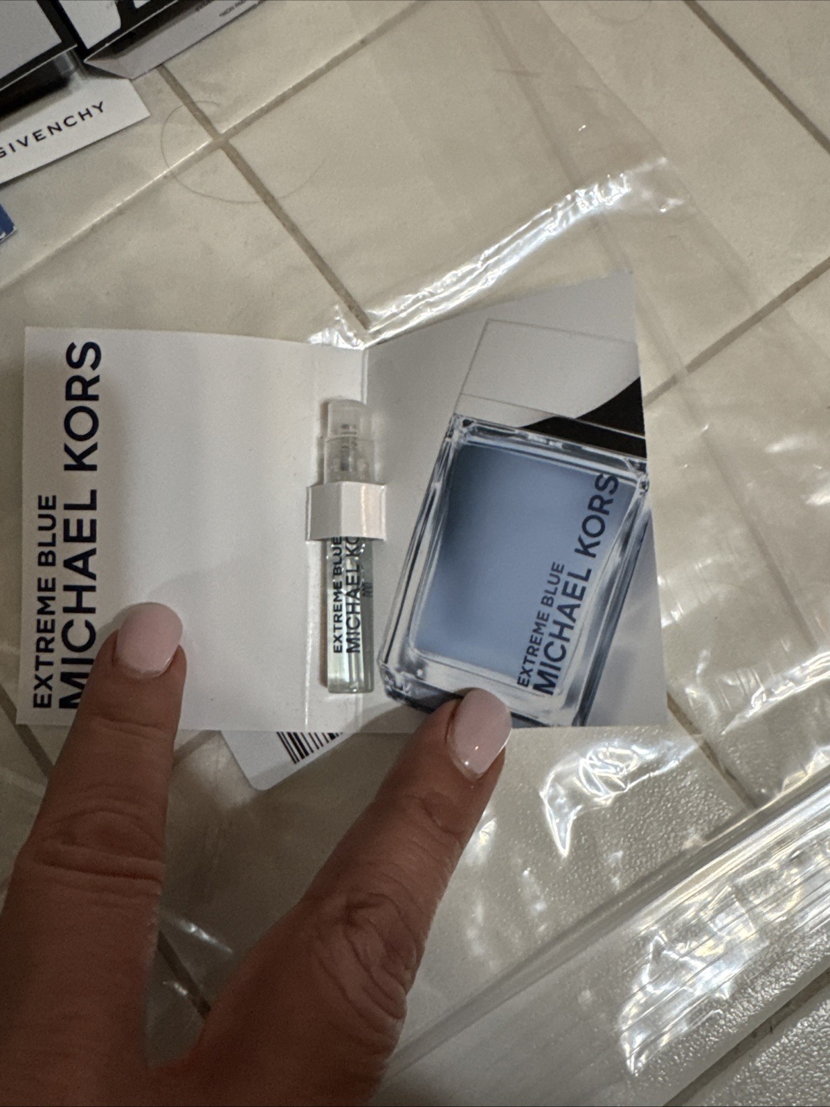 Macys 21pc Beauty Tote & Mixed Travel/Sample Set. NEW!